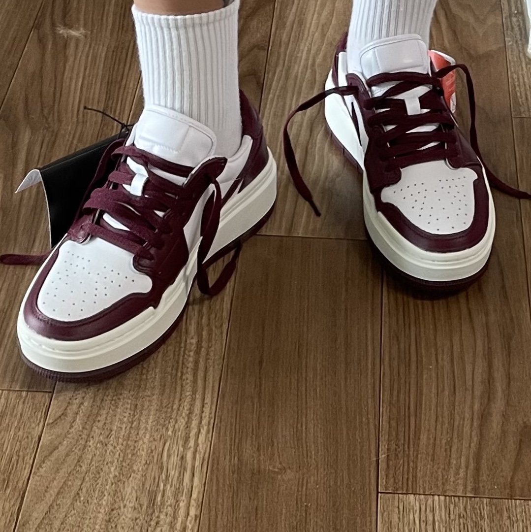 (W) Jordan 1 Elevate Low Dark Beetroot 착용 스타일 - 2