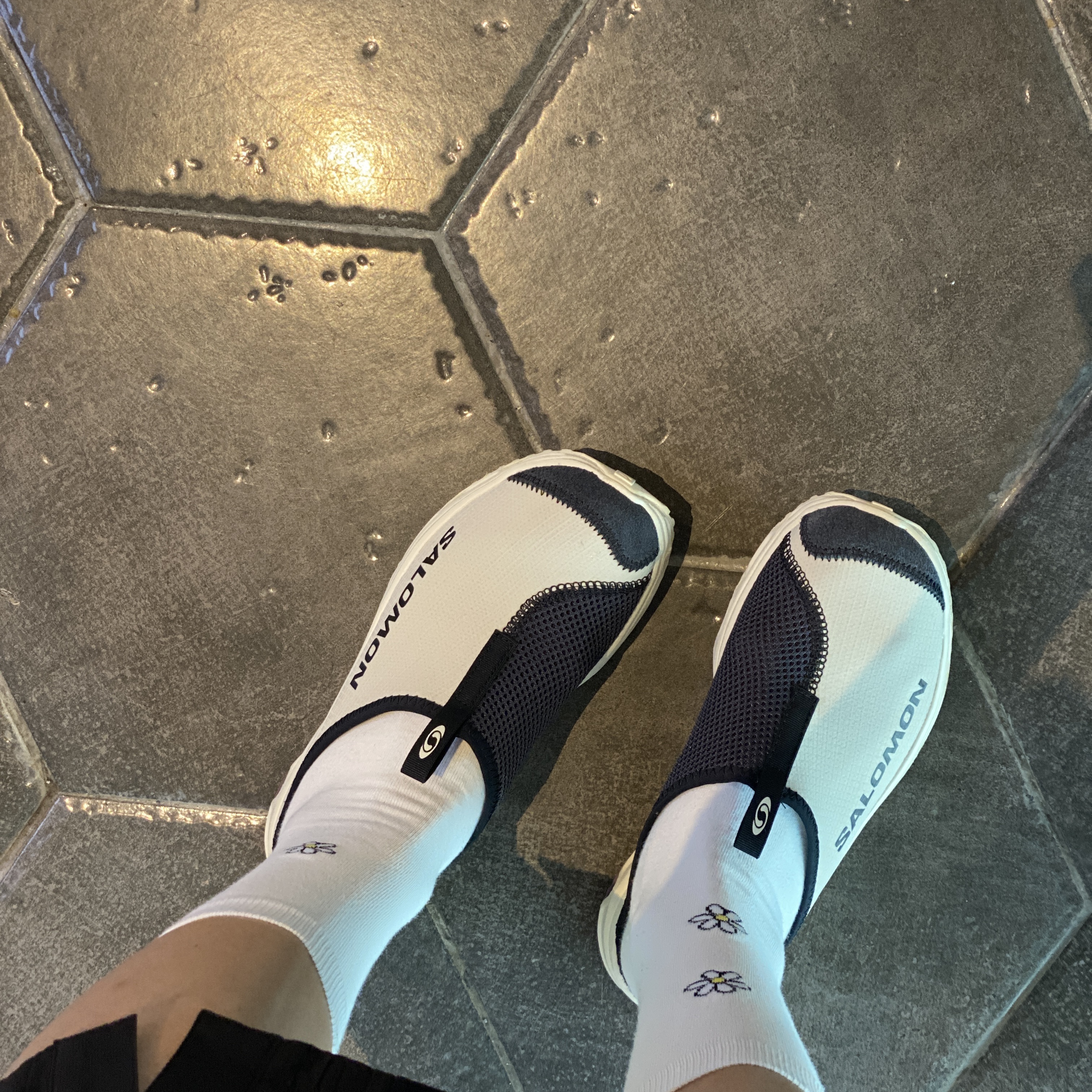 Salomon RX Slide 3.0 Bleached Sand 착용 스타일 - 1