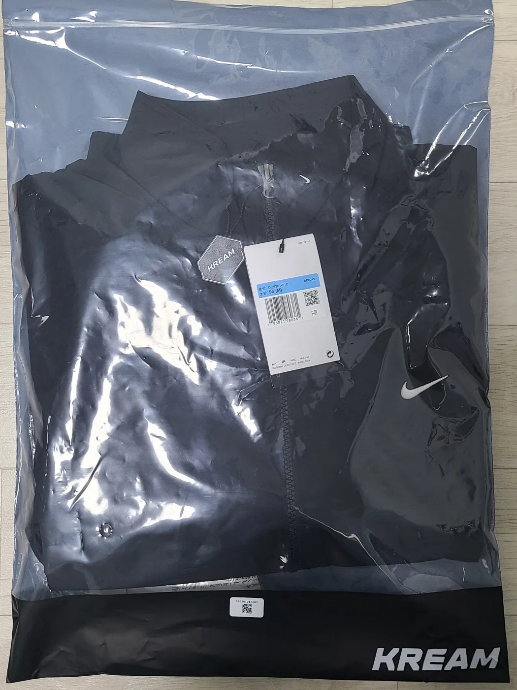Nike NRG Solo Swoosh Woven Track Jacket Black - Asia, Nike NRG Solo Swoosh Woven Track Jacket Black - US/EU 착용 스타일 - 3