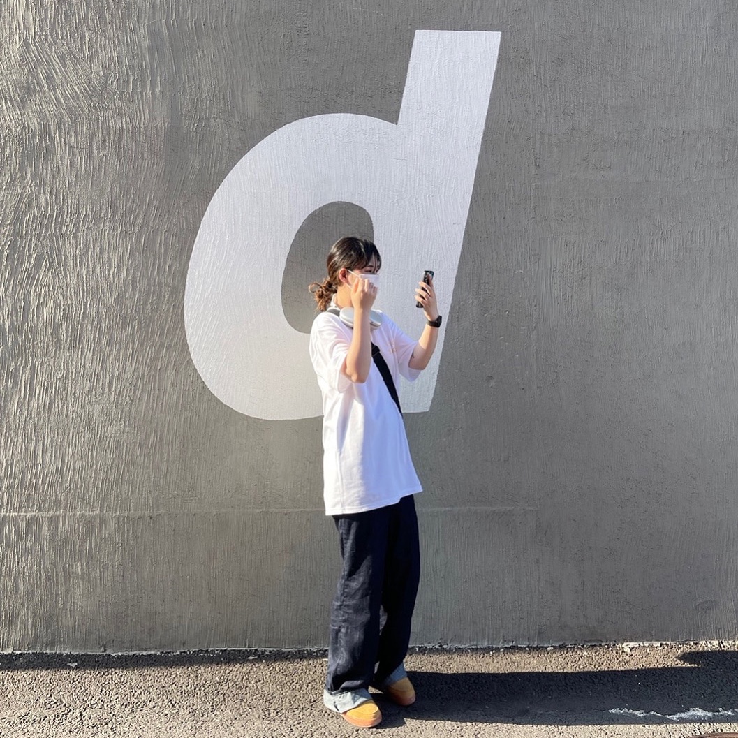 Supreme Small Messenger Bag Black - 22SS, IAB Studio x Ottogi Mayonnaise 50th Anniversary T-Shirt White 착용 스타일