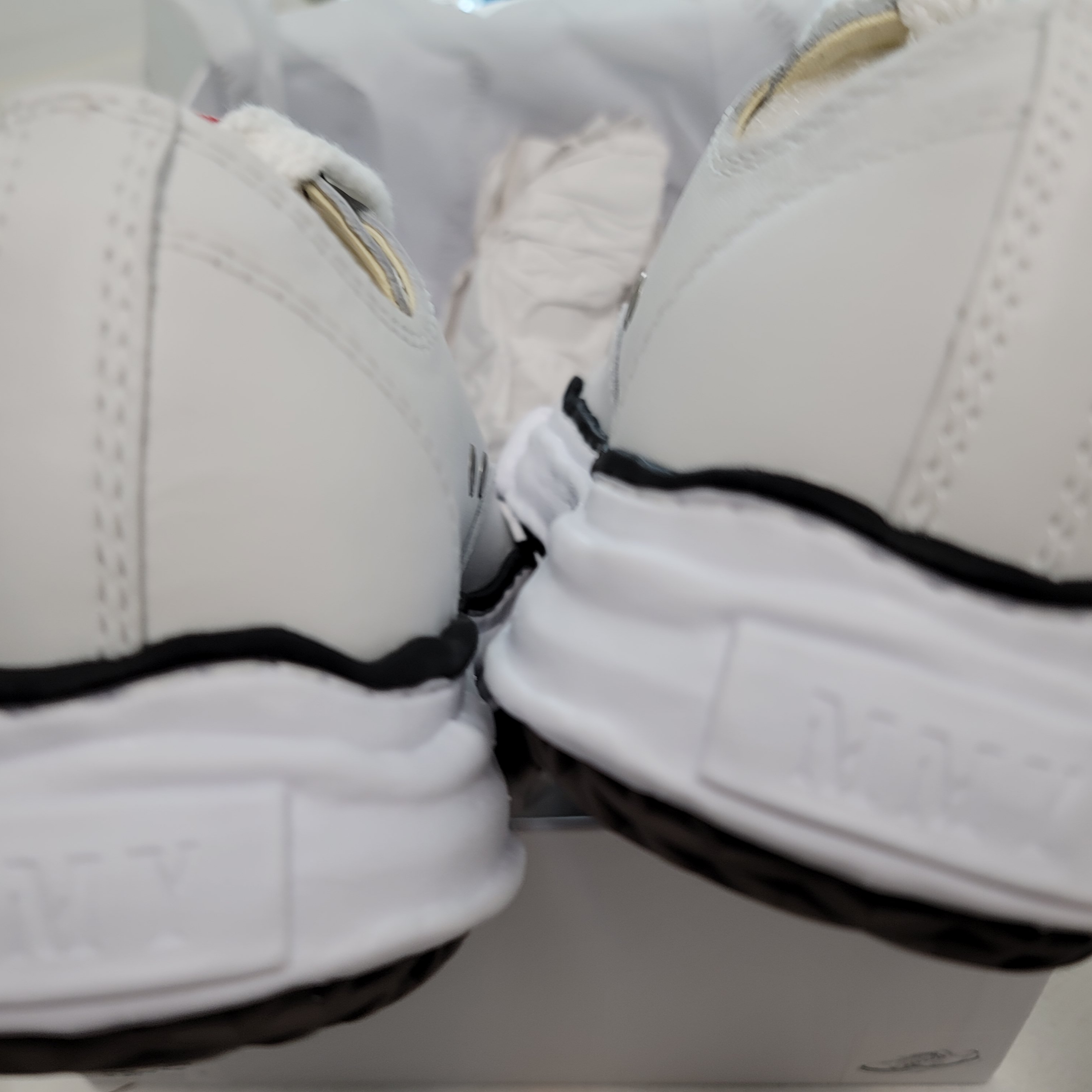 Maison Mihara Yasuhiro Peterson OG Sole Leather Low Sneakers White 착용 스타일 - 4