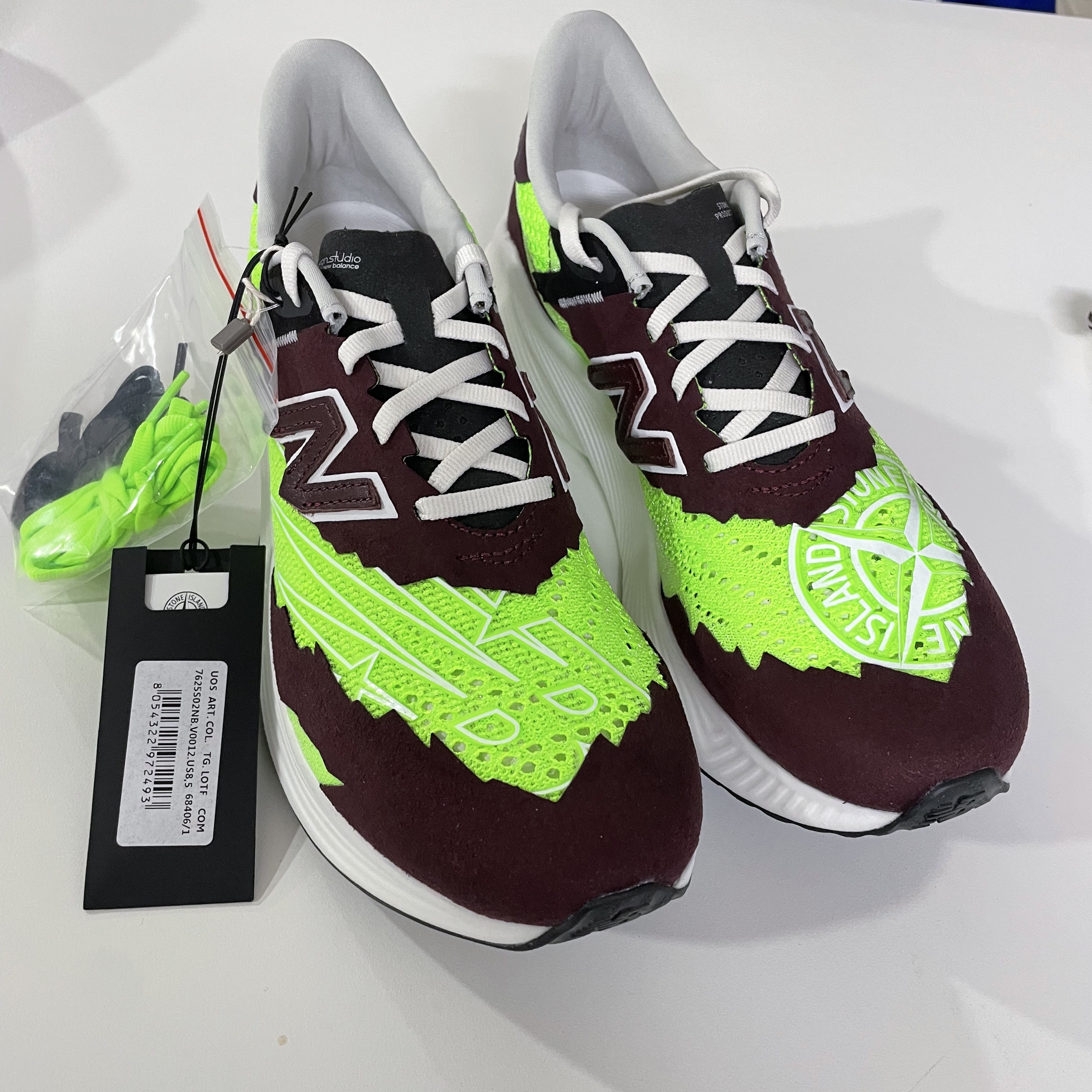 New Balance x Stone Island x Tokyo Design Studio FuelCell RC Elite v2 SI Green 착용 스타일 - 1