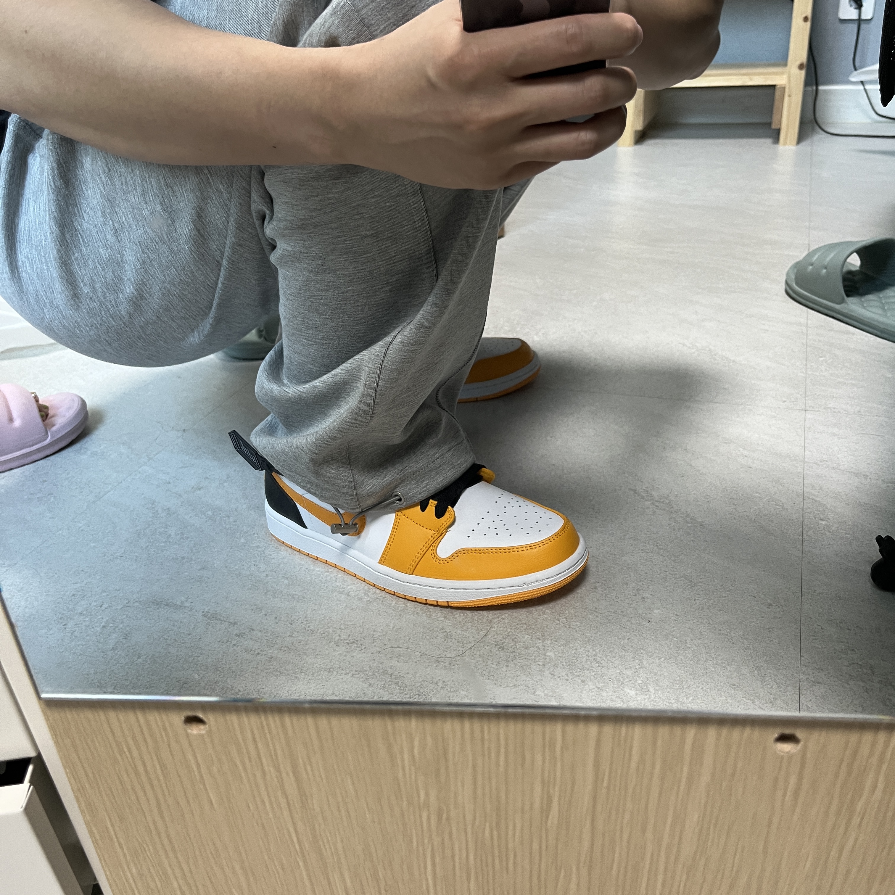 Jordan 1 Low Taxi 착용 스타일 - 2