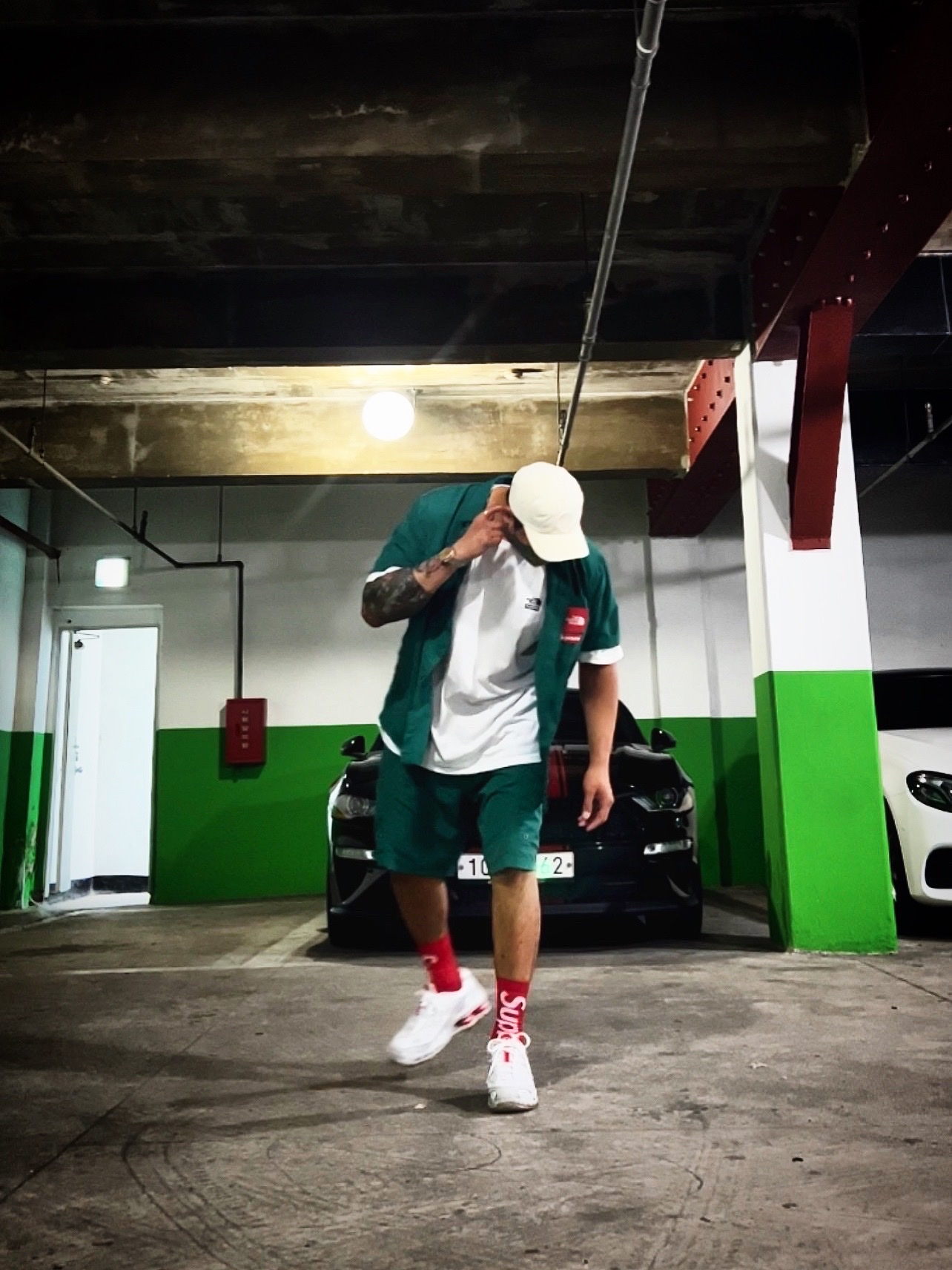 Supreme x Stone Island Reactive Ice Camo Ripstop Camp Cap Tan - 22SS, Supreme x The North Face Trekking S/S Shirt Dark Green - 22SS 착용 스타일 - 3