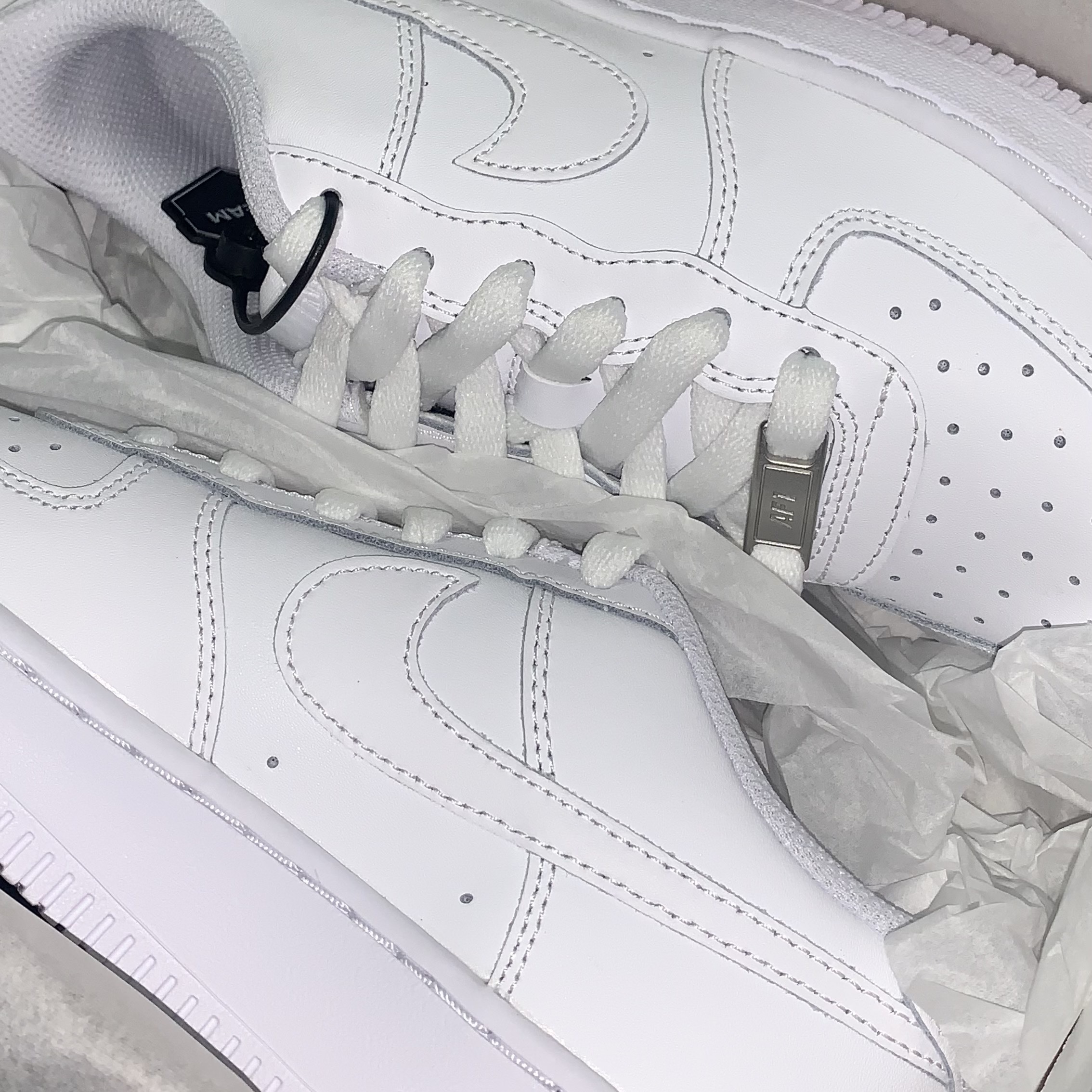 (GS) Nike Air Force 1 LE White 착용 스타일
