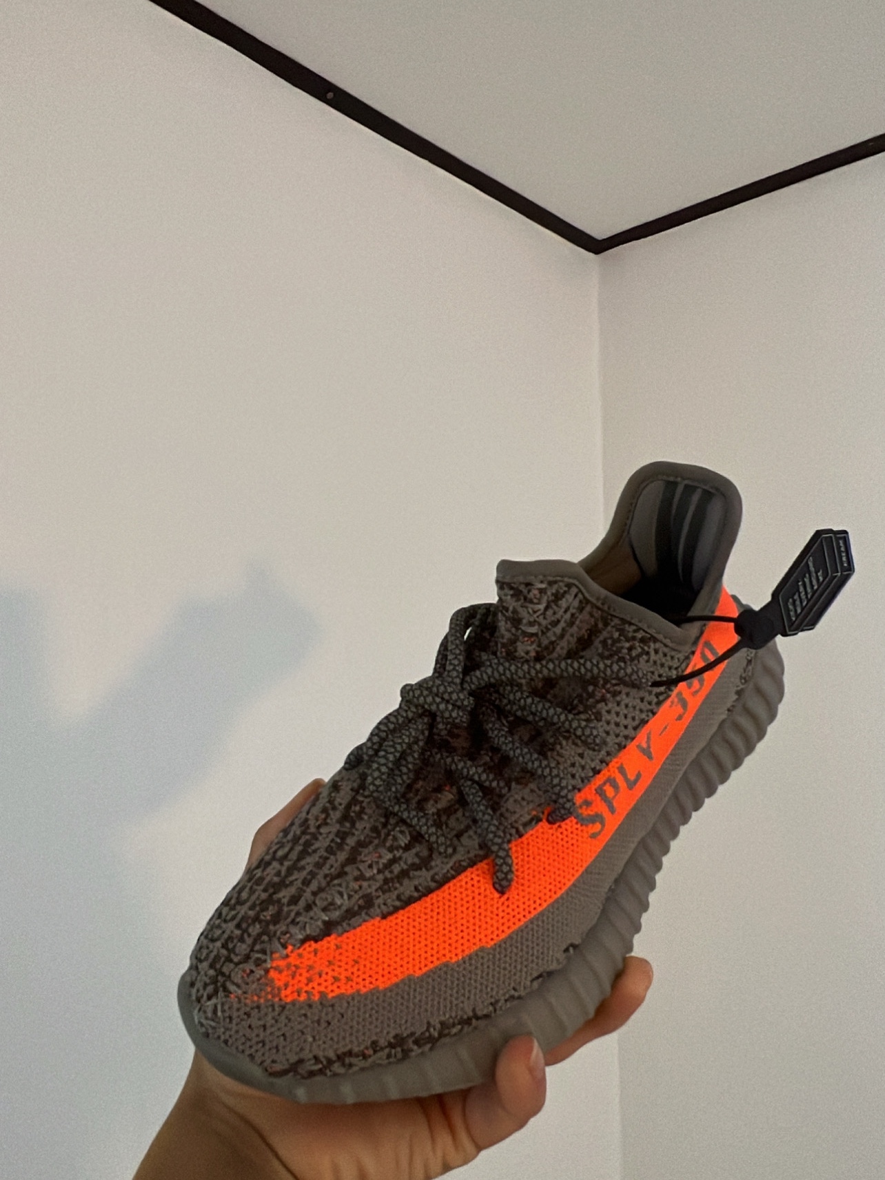 Adidas Yeezy Boost 350 V2 Beluga - Reflective 착용 스타일 - 2