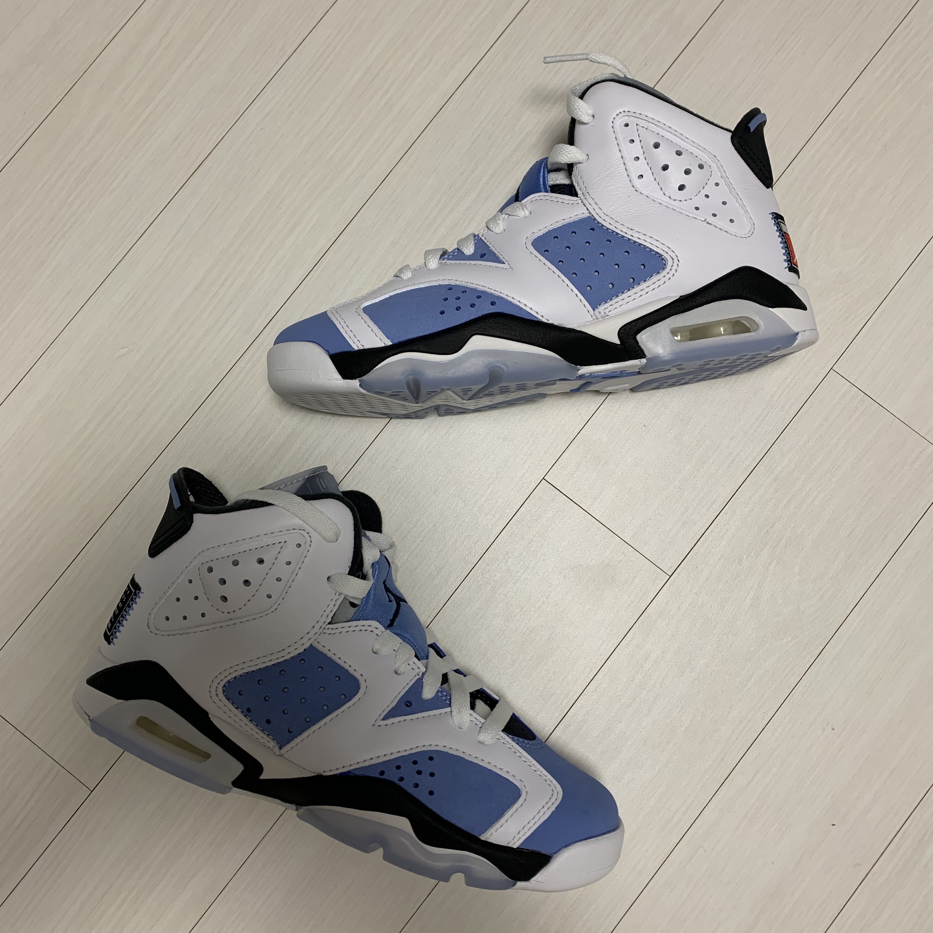 Jordan 6 Retro University Blue 착용 스타일