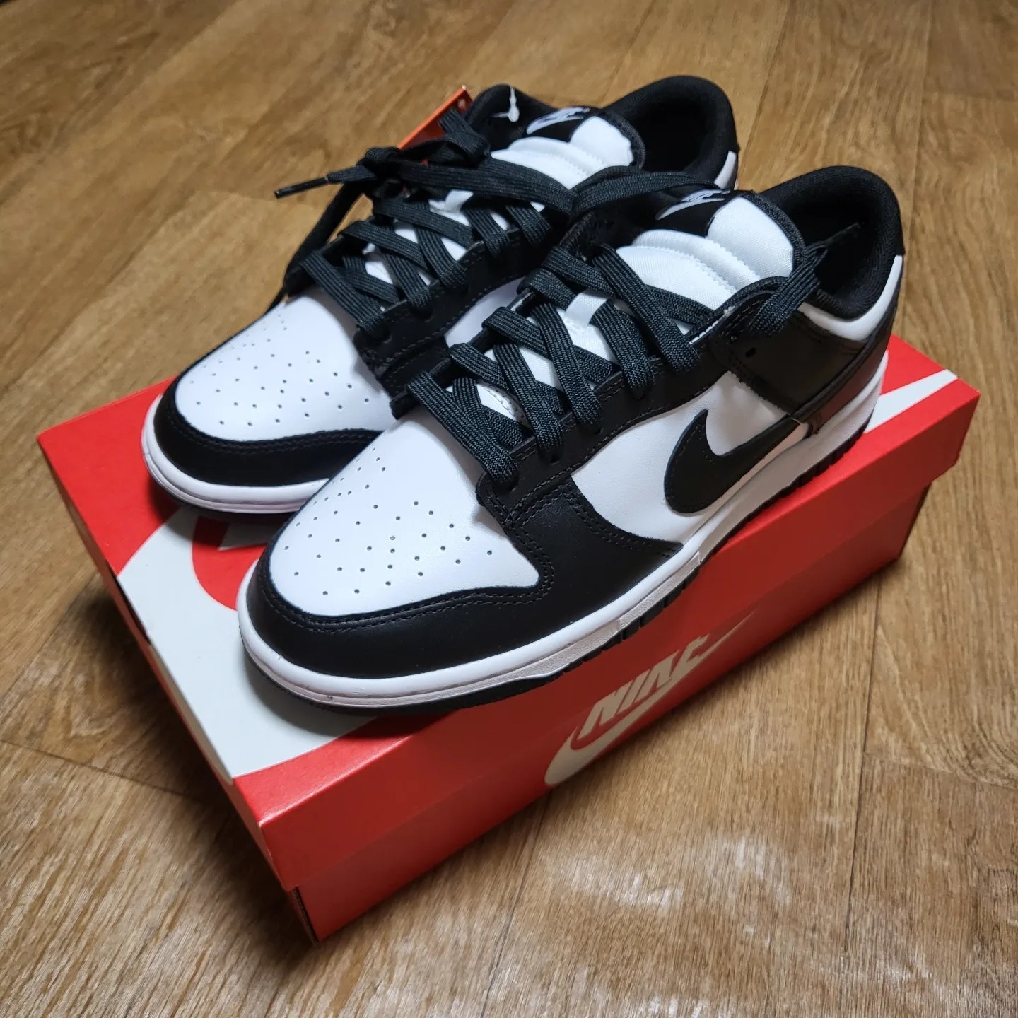 Nike Dunk Low Retro Black 착용 스타일 - 1