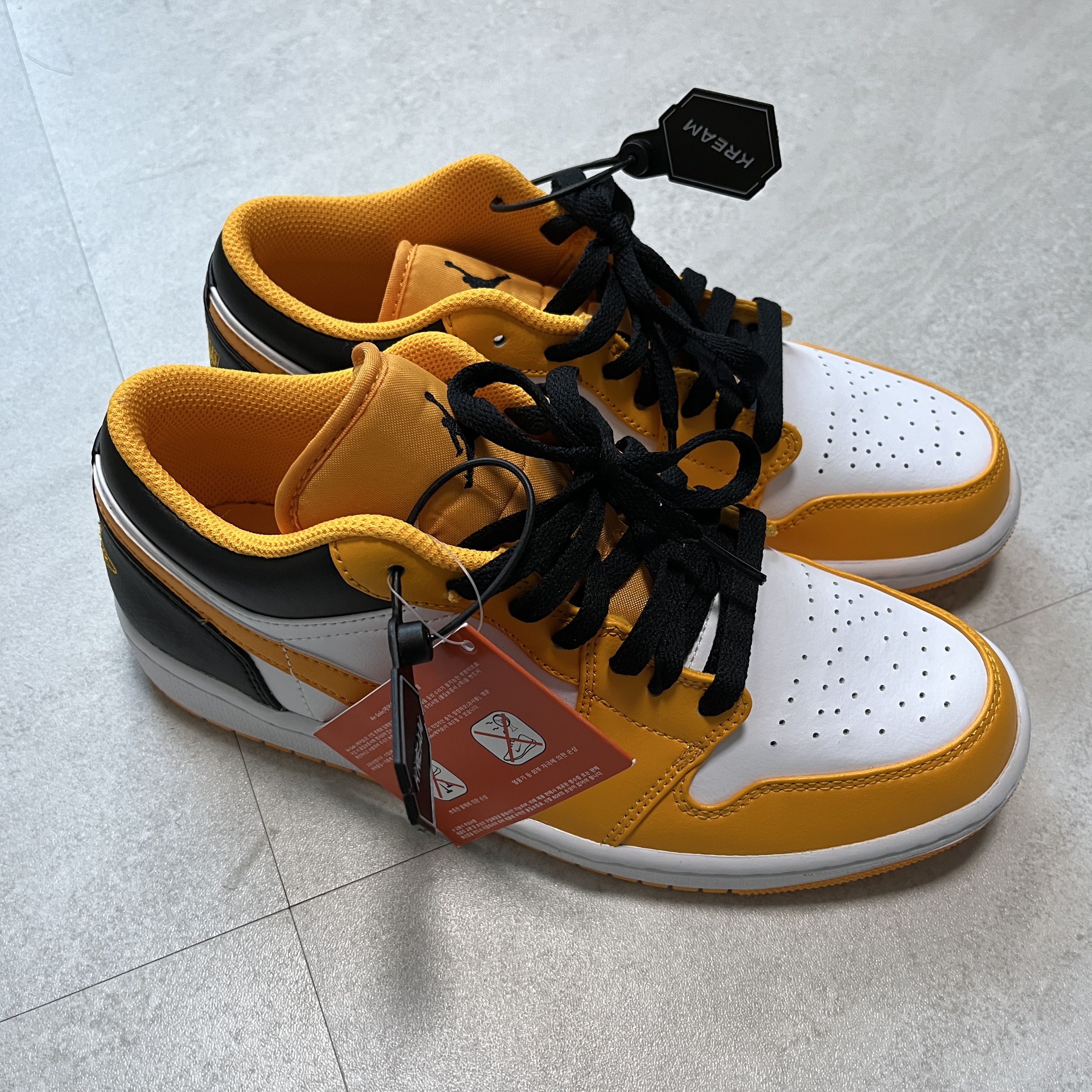 Jordan 1 Low Taxi 착용 스타일 - 1