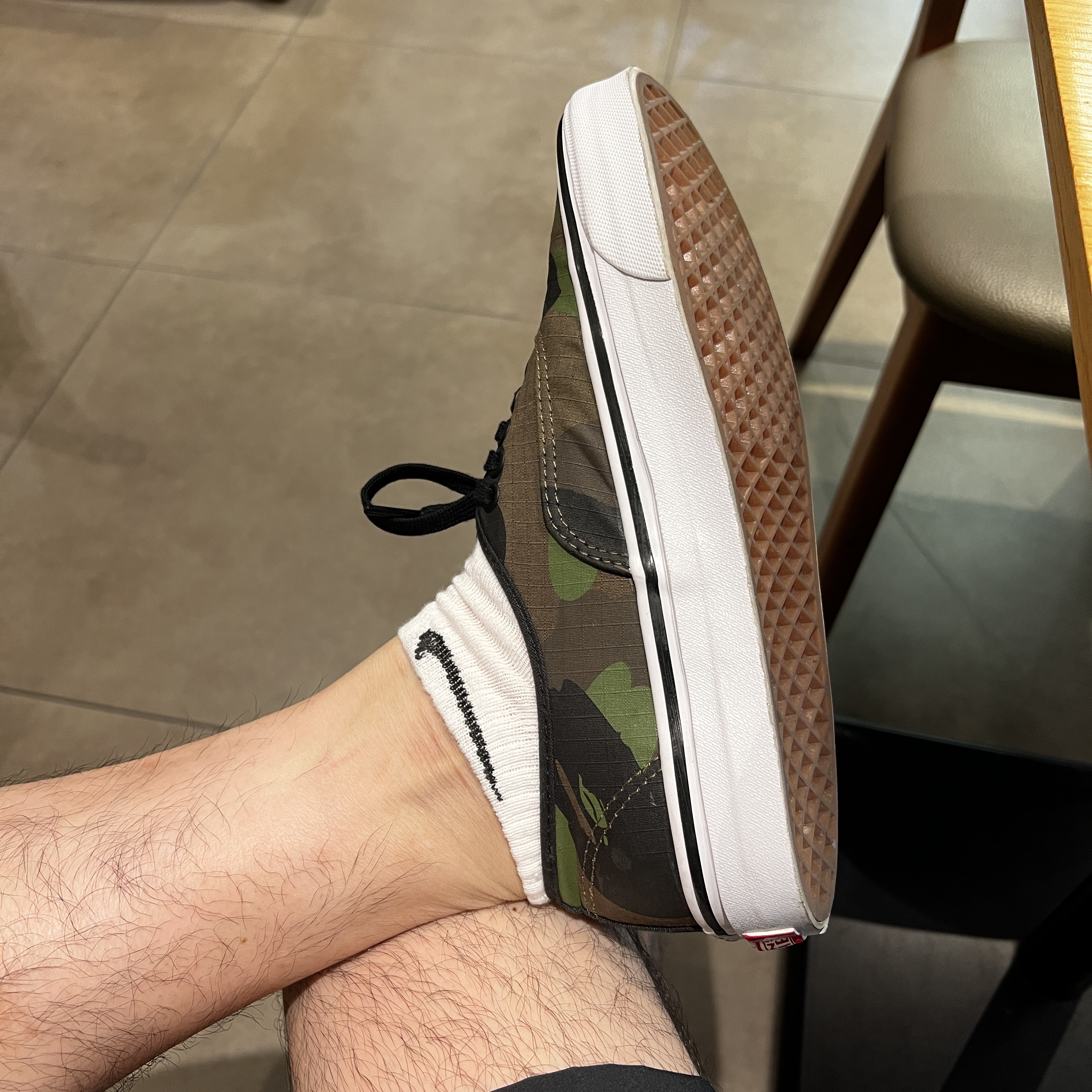 Vans x BAPE Authentic 44 DX 1st Camo Green 착용 스타일 - 3