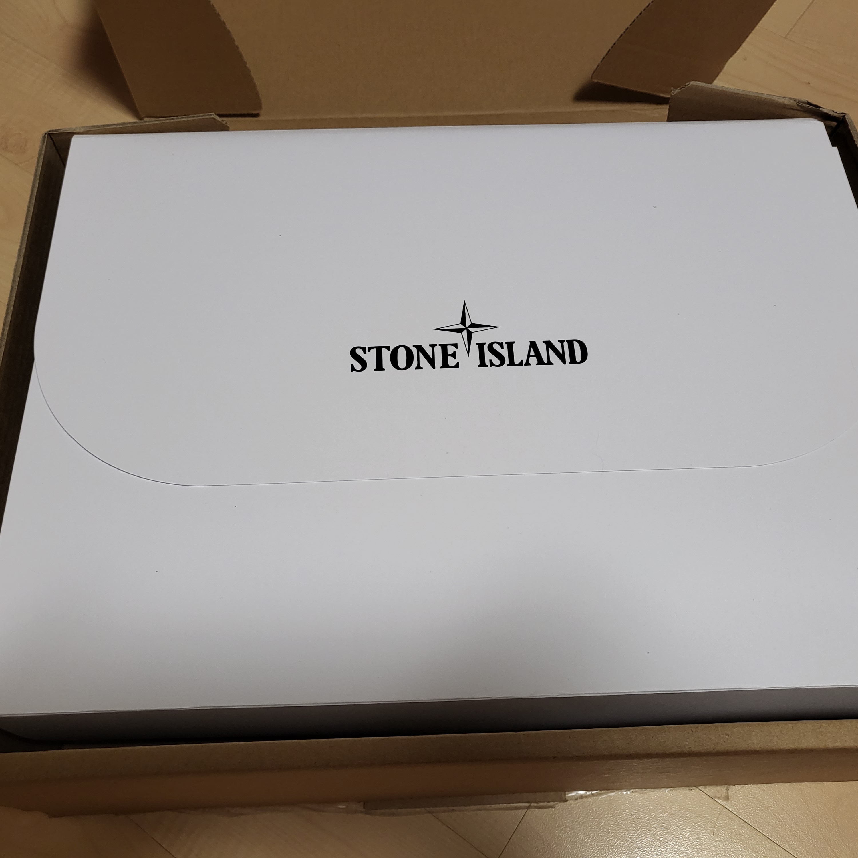 New Balance x Stone Island x Tokyo Design Studio FuelCell RC Elite v2 SI Red 착용 스타일 - 1