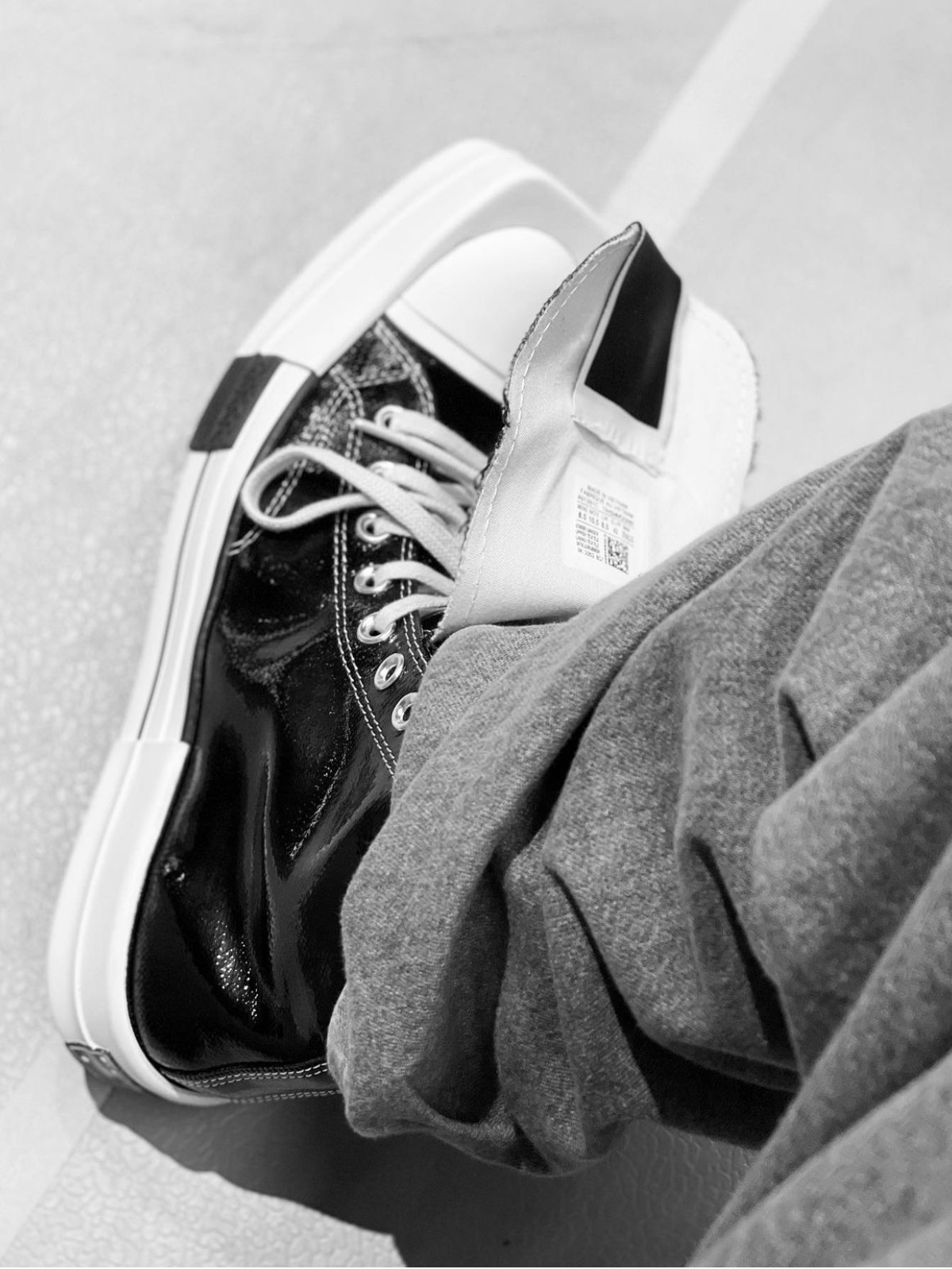 Converse x Drkshdw Turbodrk Chuck 70 Hi Black Lacquered Denim 착용 스타일 - 3