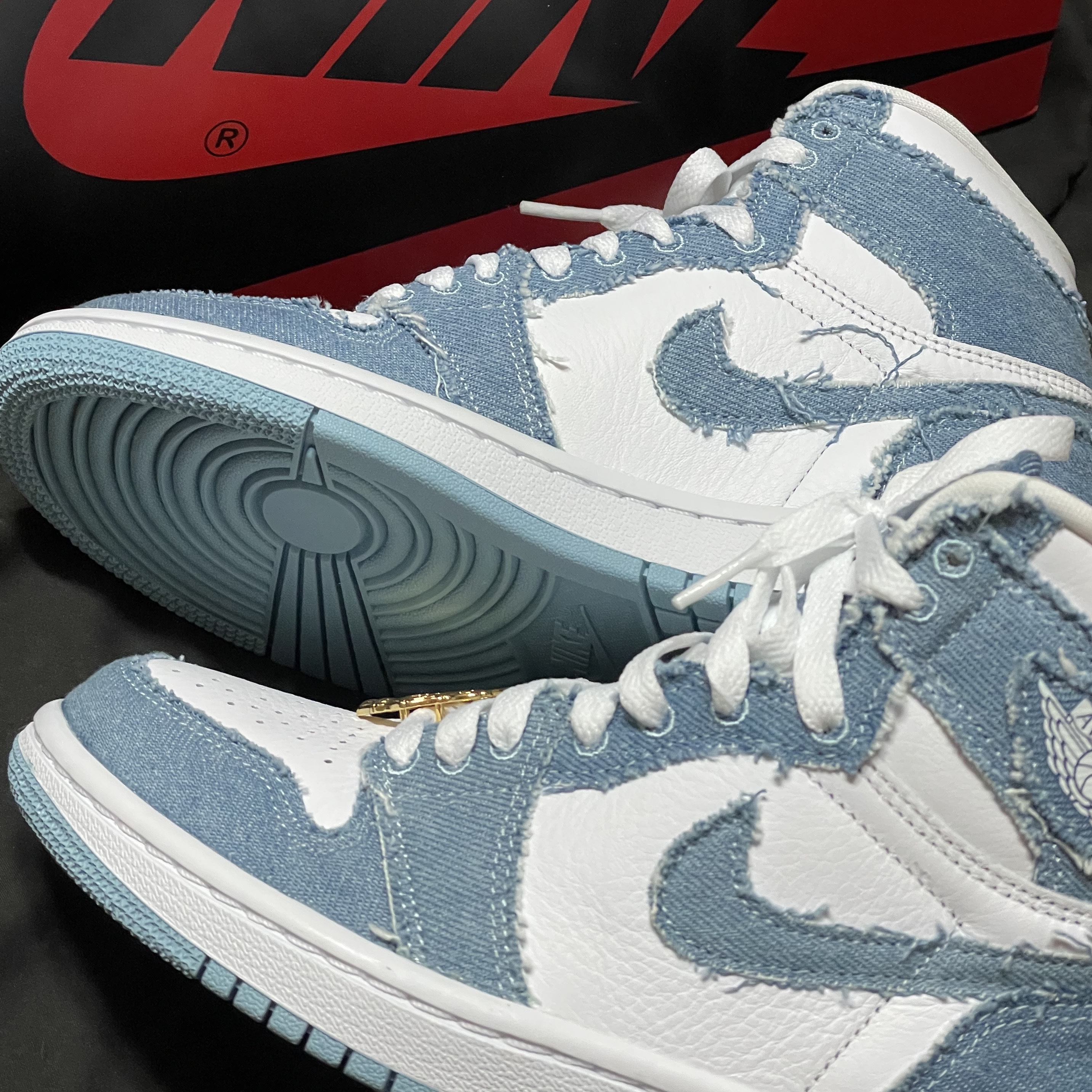 (W) Jordan 1 Retro High OG Denim 착용 스타일 - 2
