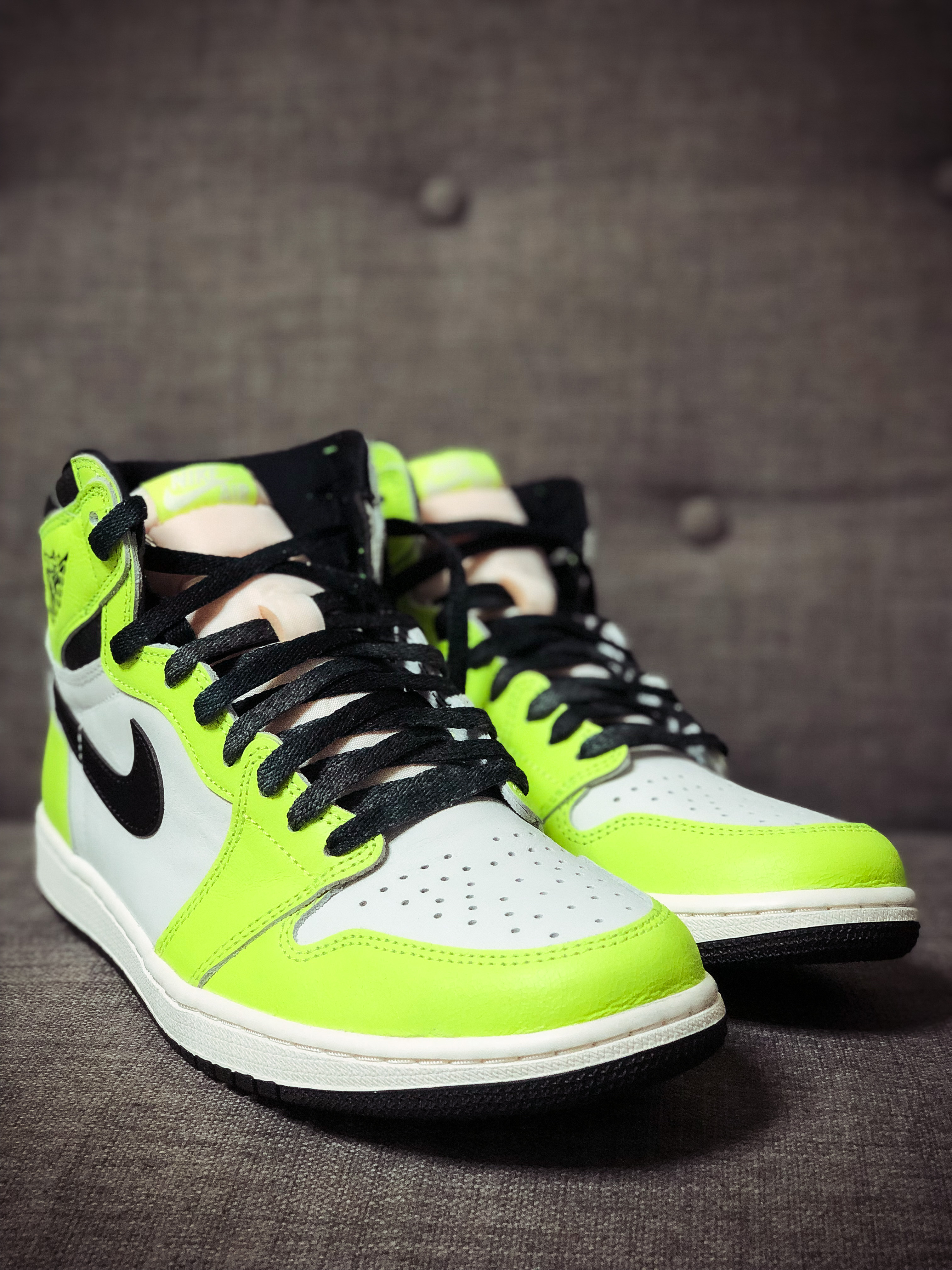 Jordan 1 Retro High OG Volt 착용 스타일 - 4