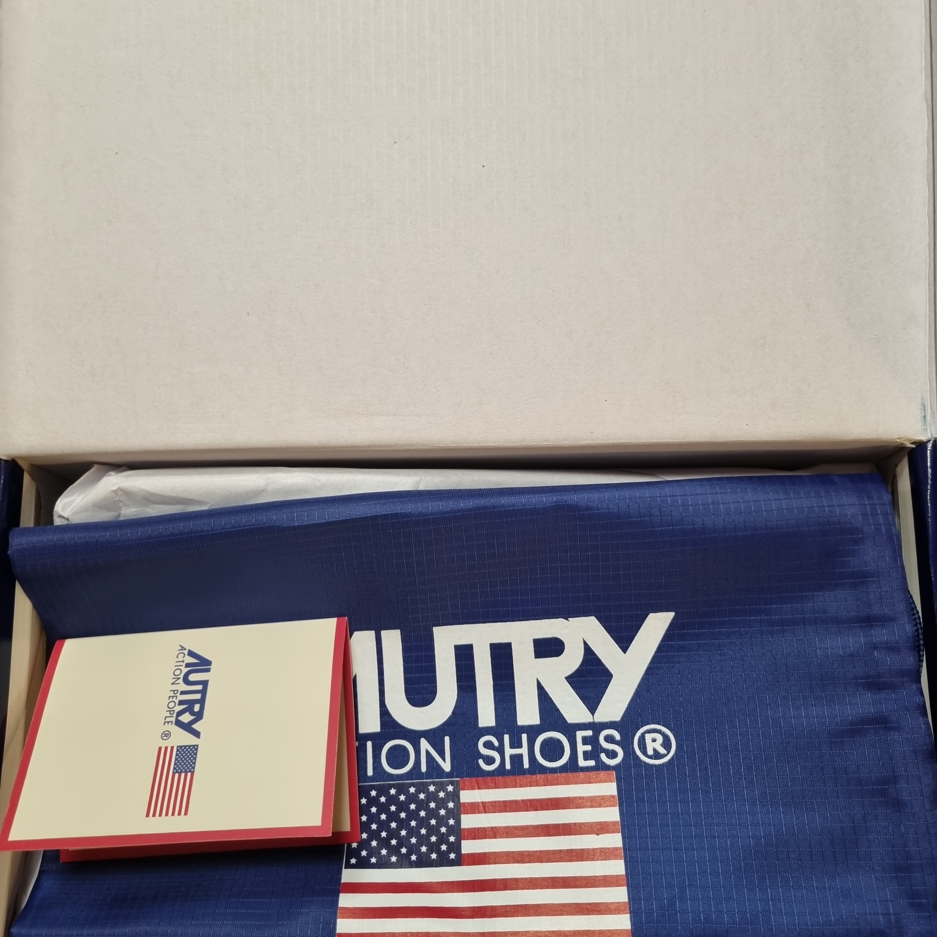Autry Medalist Low Leather Sneakers White Mountain 착용 스타일 - 1