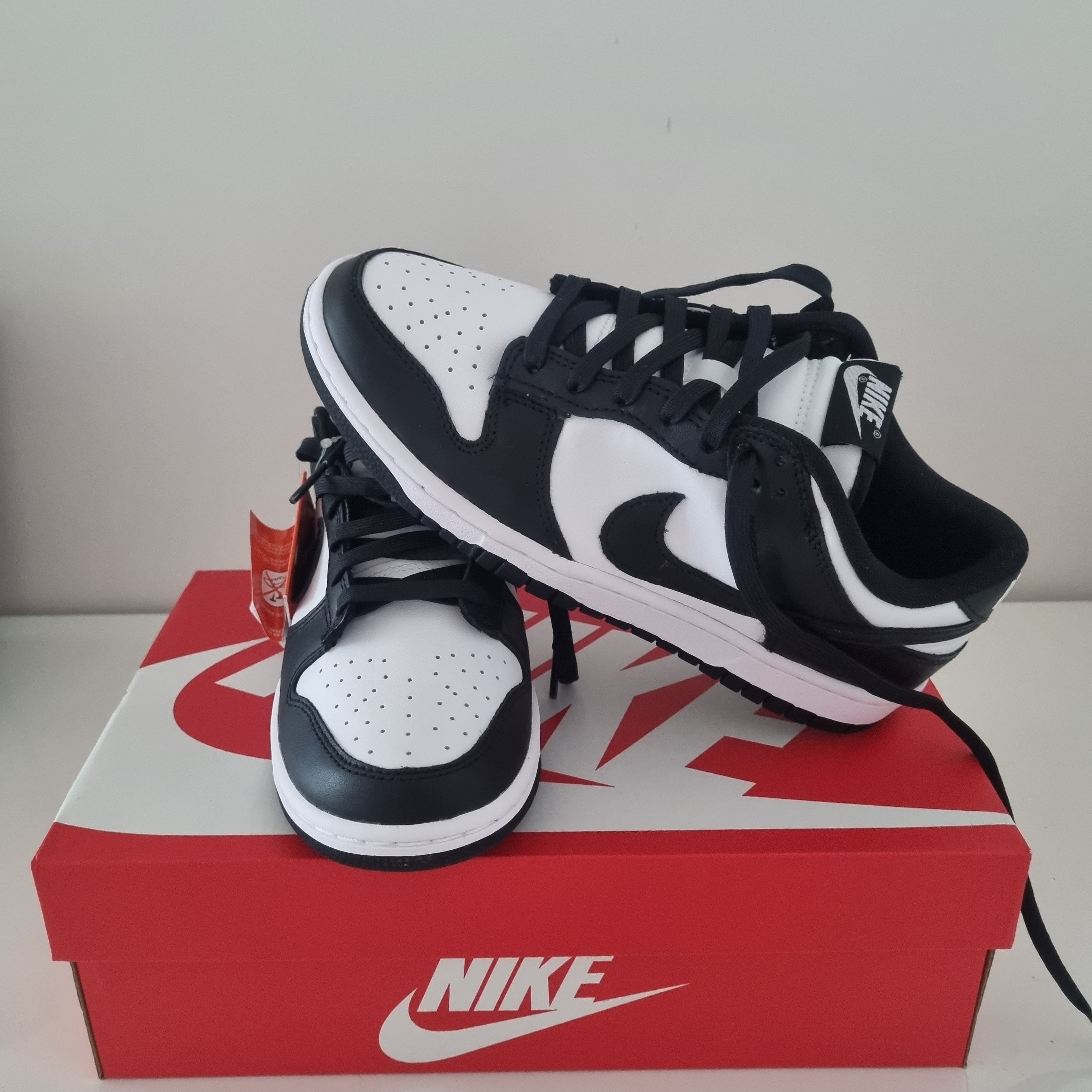 Nike Dunk Low Retro Black 착용 스타일 - 1