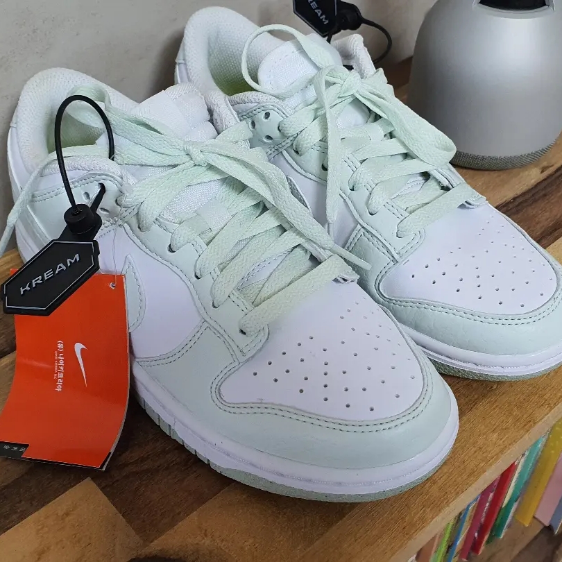 (W) Nike Dunk Low Next Nature Barely Green and White 착용 스타일