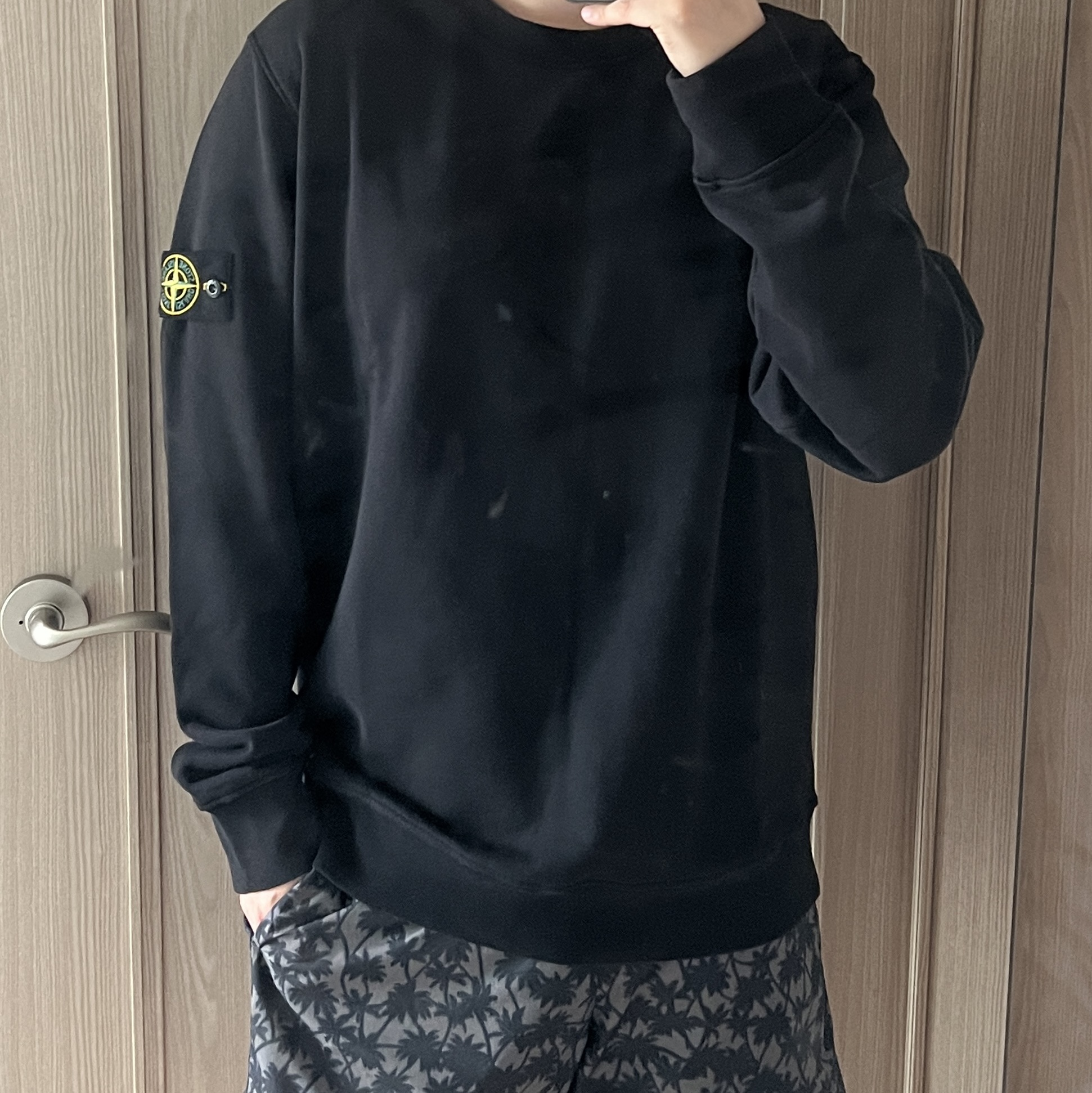 Stone Island 63051 Crewneck Sweatshirt Black - 22SS 착용 스타일 - 3