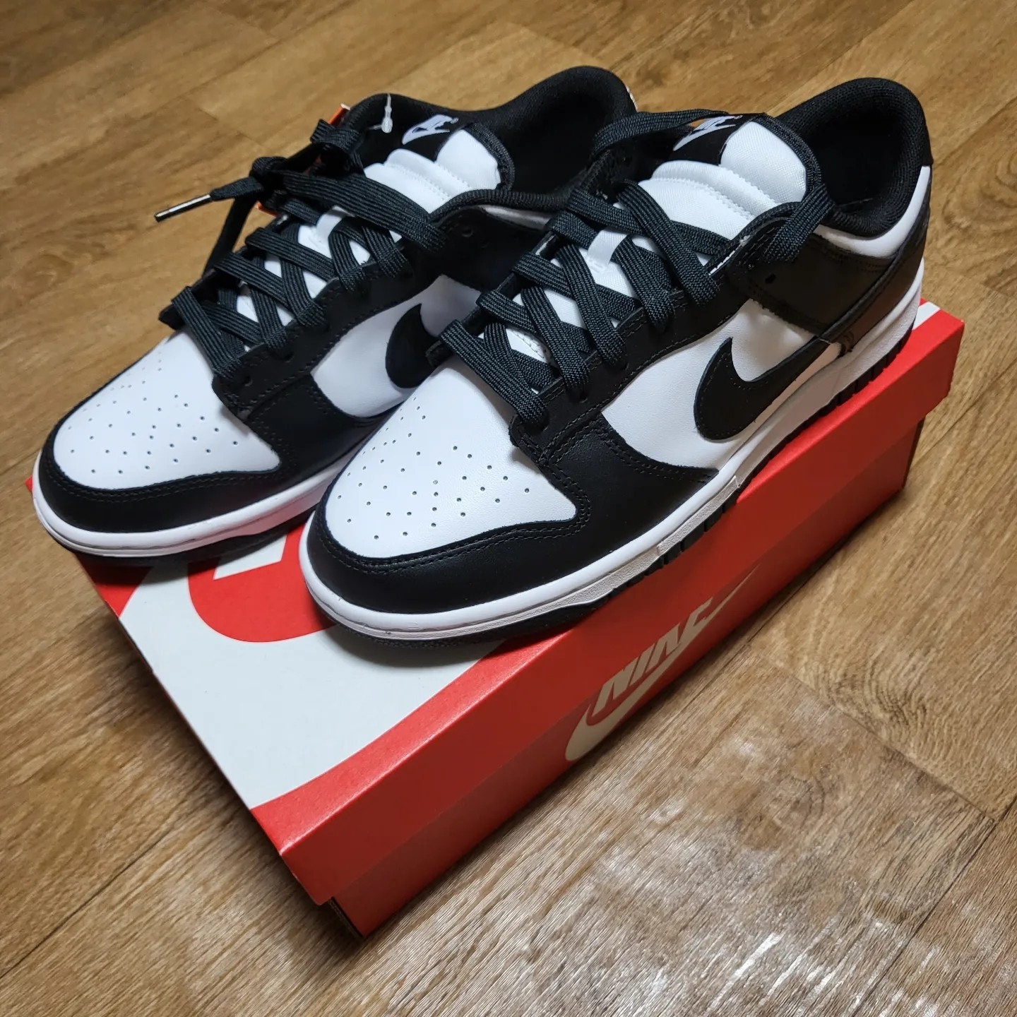 Nike Dunk Low Retro Black 착용 스타일 - 2