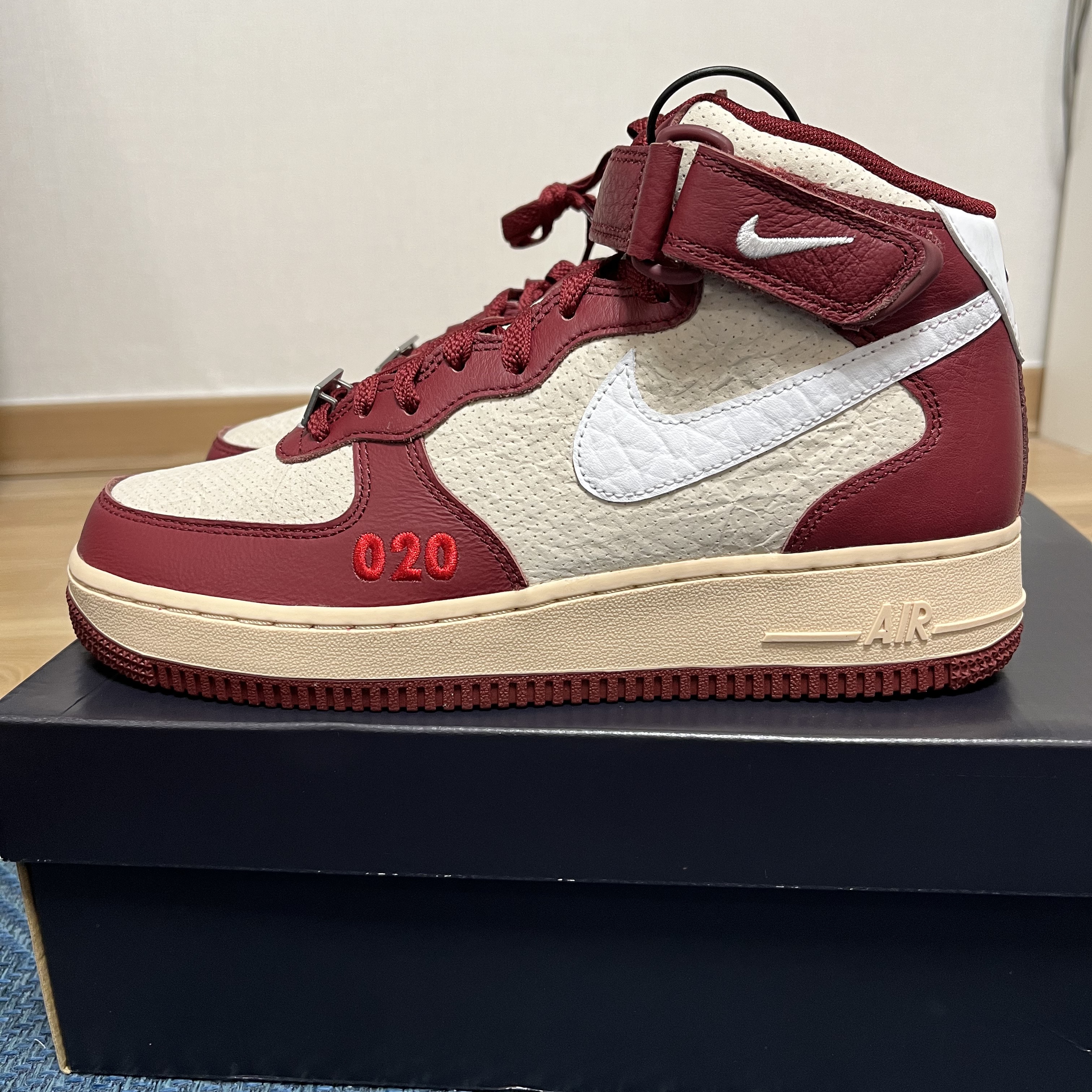 Nike Air Force 1 Mid London 착용 스타일 - 1