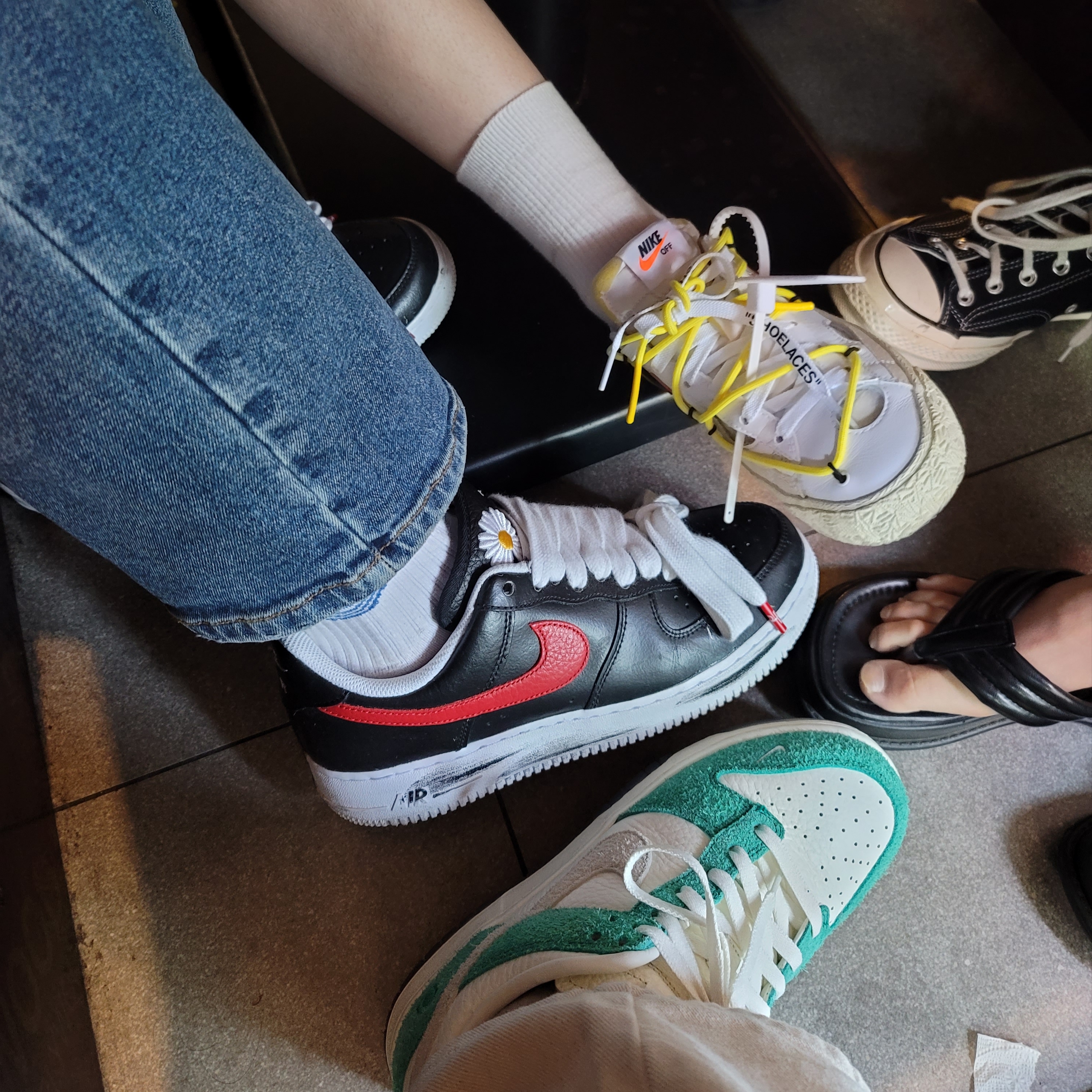 Nike x Kasina Dunk Low Road Sign - Kasina Exclusive, Nike x Peaceminusone Air Force 1 Low Para-Noise - Korea Exclusive 착용 스타일