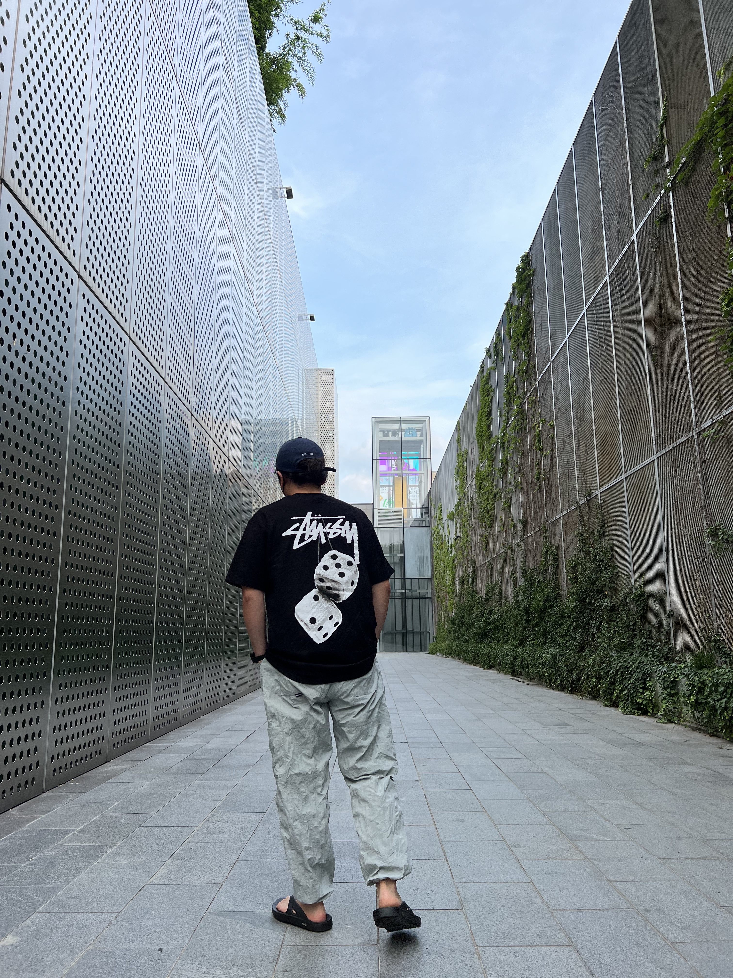 Stussy Fuzzy Dice T-Shirt Black, Oofos OOriginal Black 착용 스타일 - 3