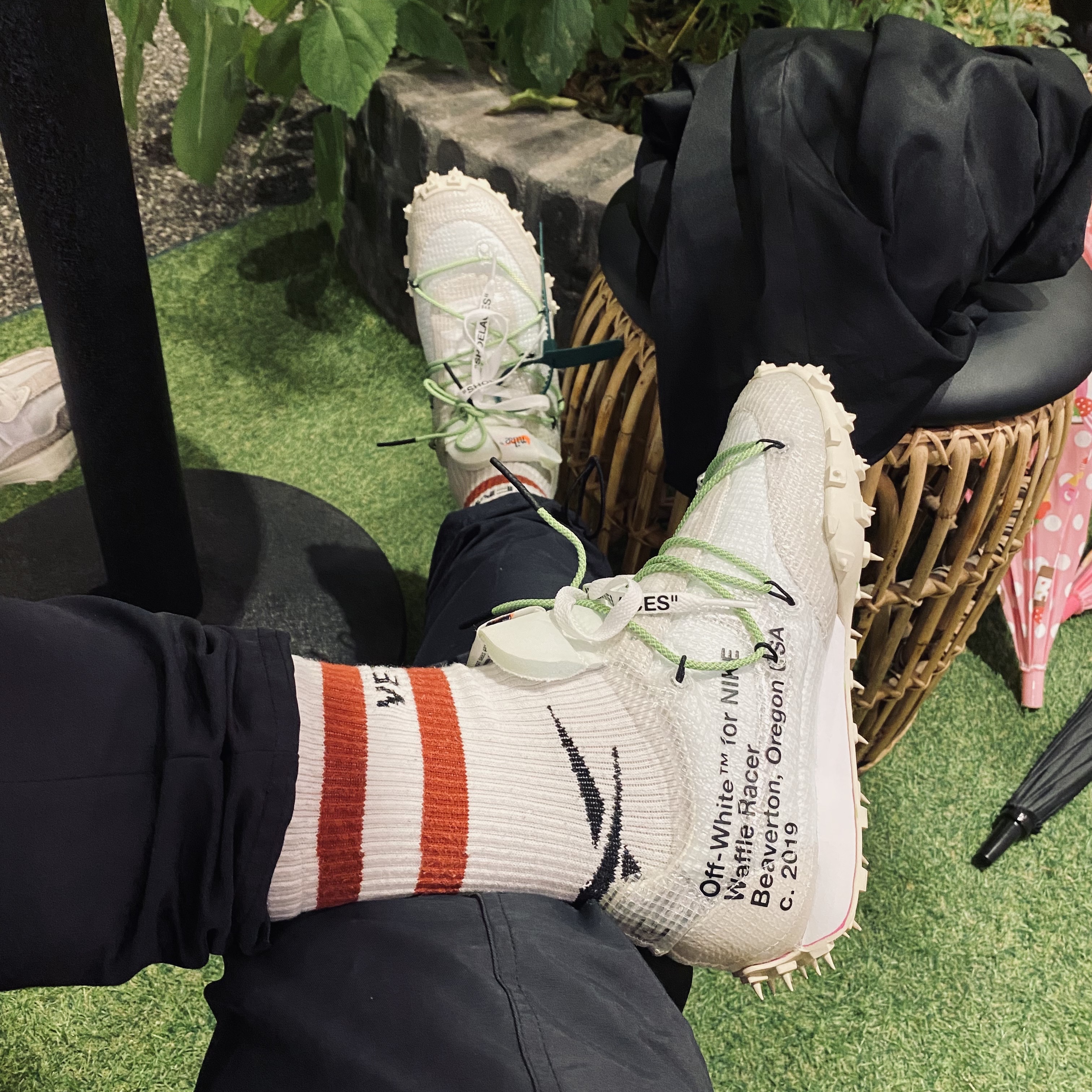 (W) Nike x Off-White Waffle Racer White 착용 스타일