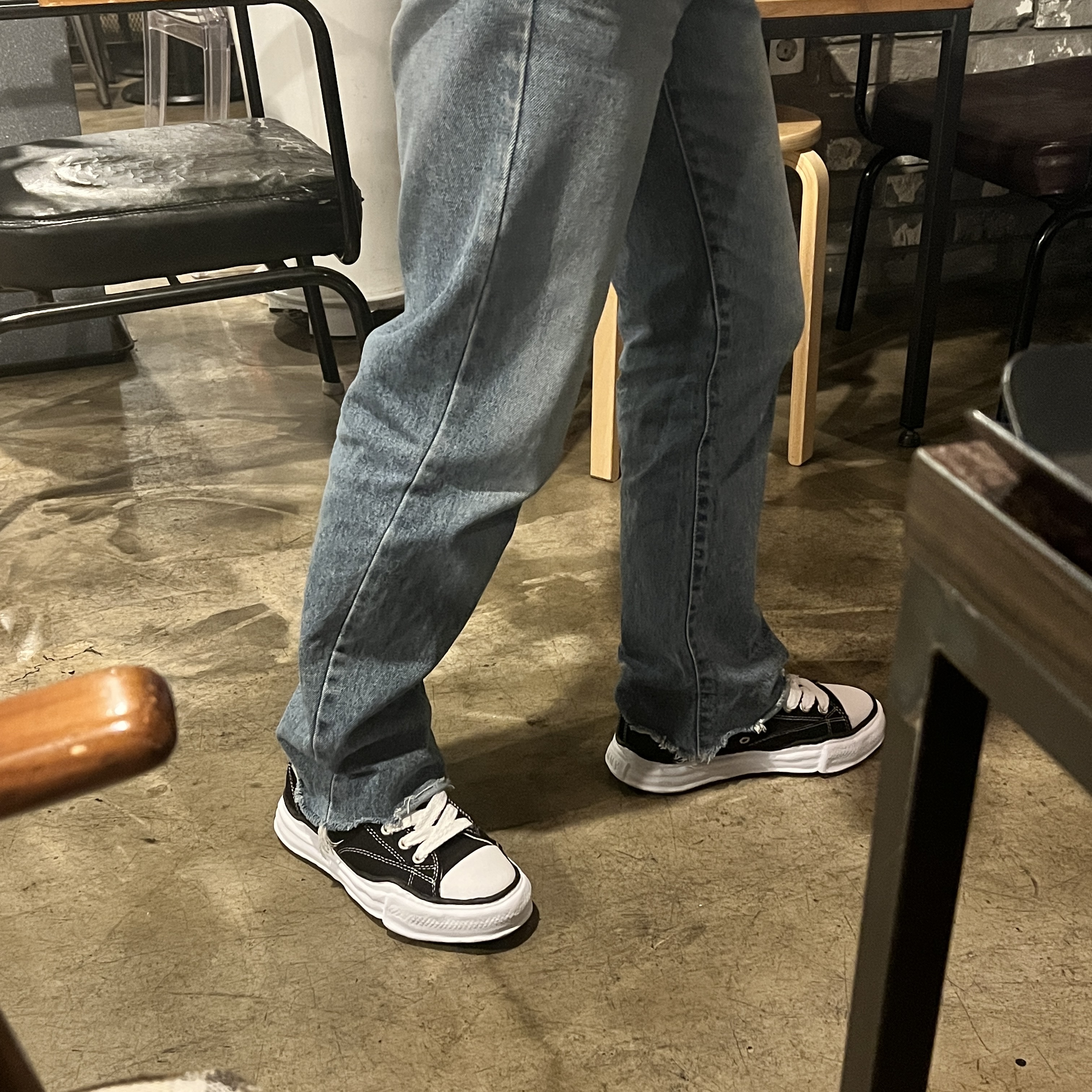 Maison Mihara Yasuhiro Peterson OG Sole Canvas Low Sneakers Black 착용 스타일