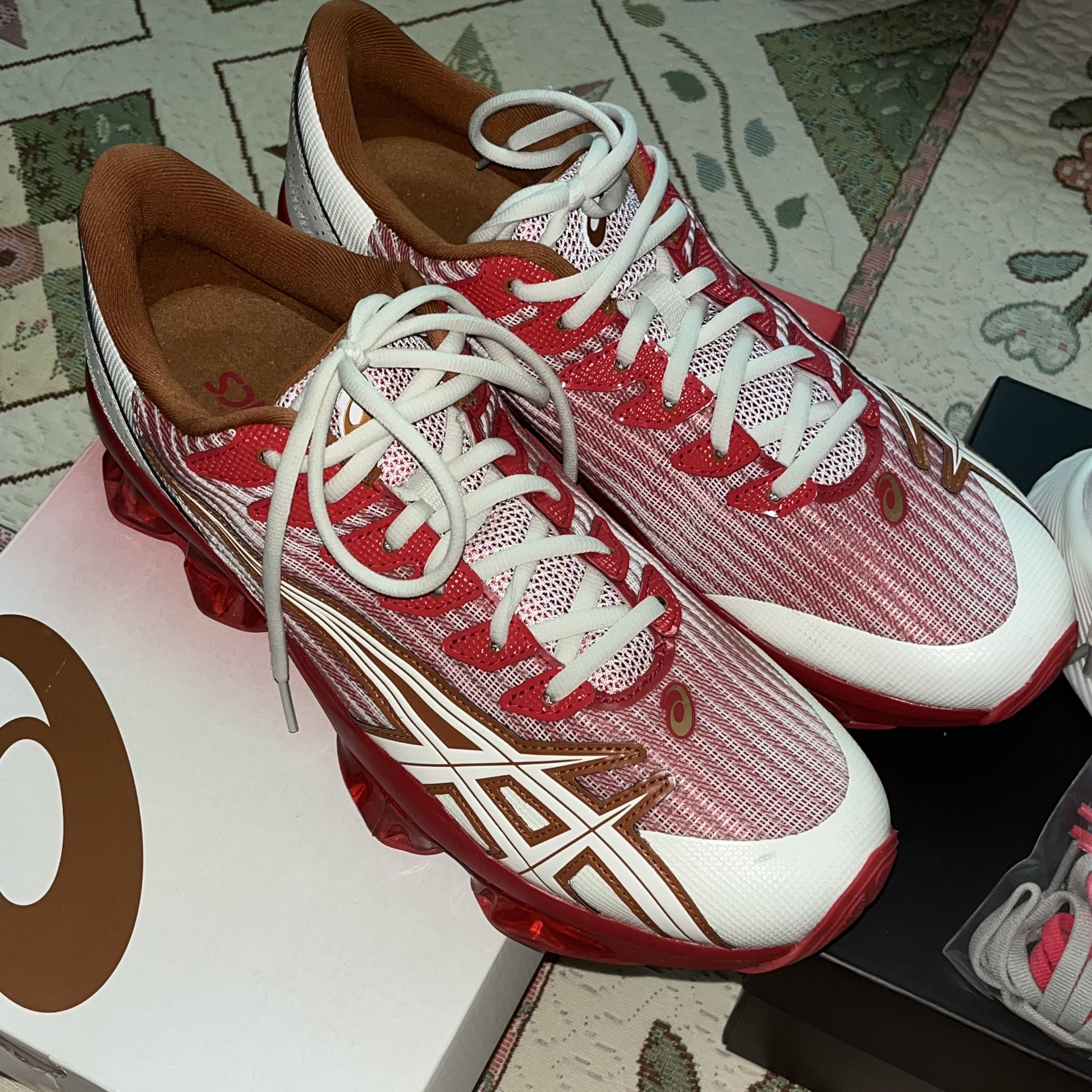 Asics x Kiko Kostadinov Gel-Quantum Levitrack Candy Apple Red 착용 스타일