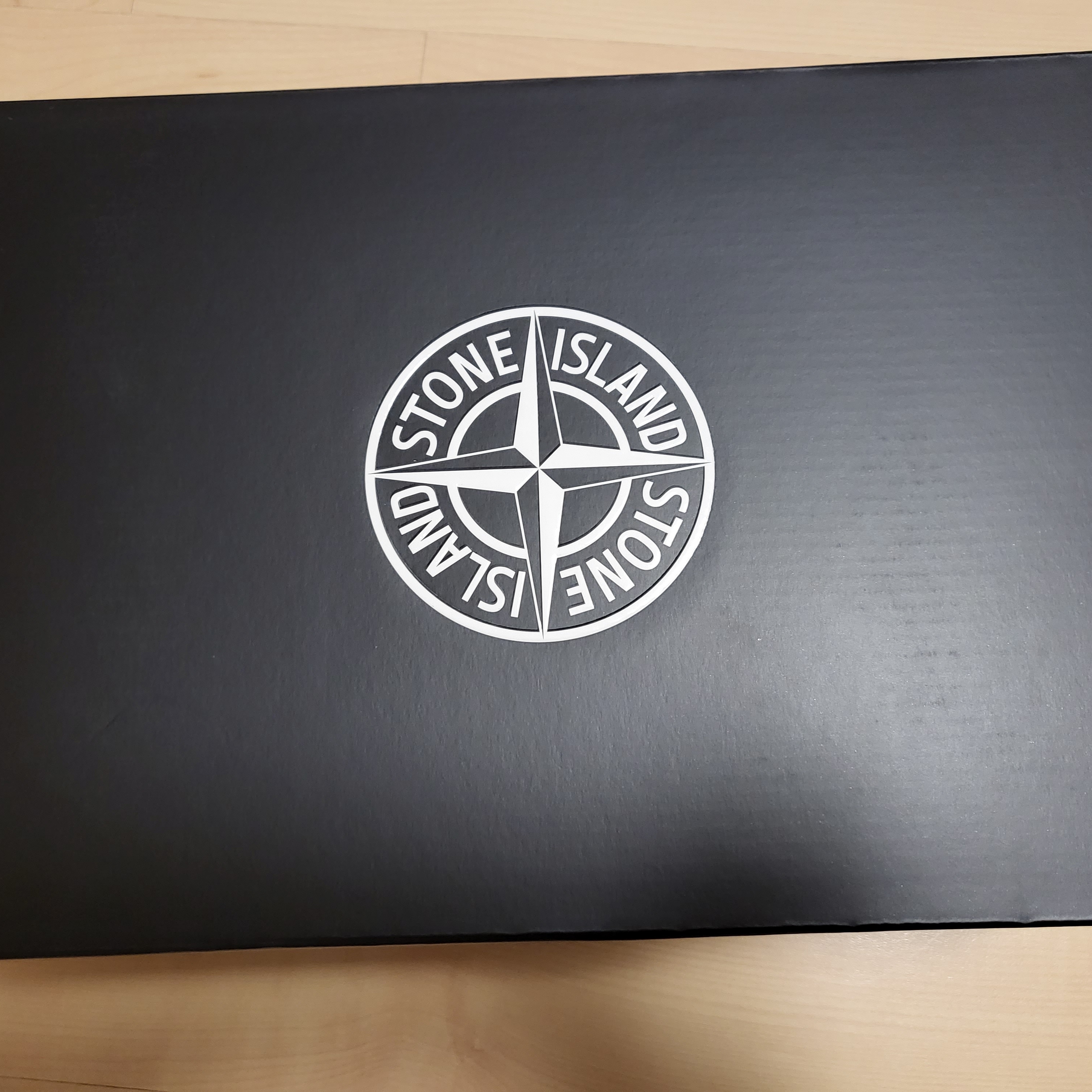 New Balance x Stone Island x Tokyo Design Studio FuelCell RC Elite v2 SI Red 착용 스타일 - 2