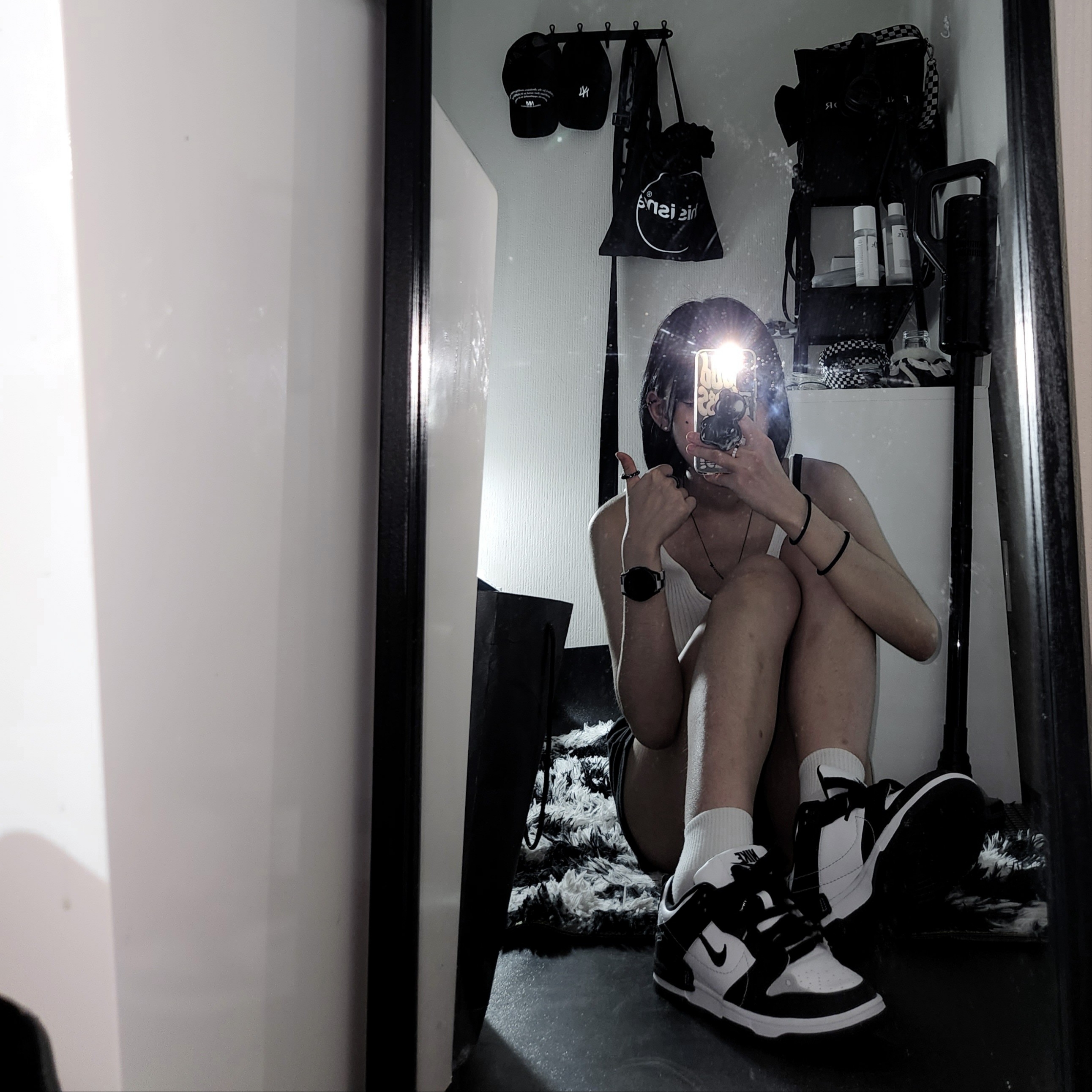 (W) Nike Dunk Low Disrupt 2 Black White 착용 스타일 - 2