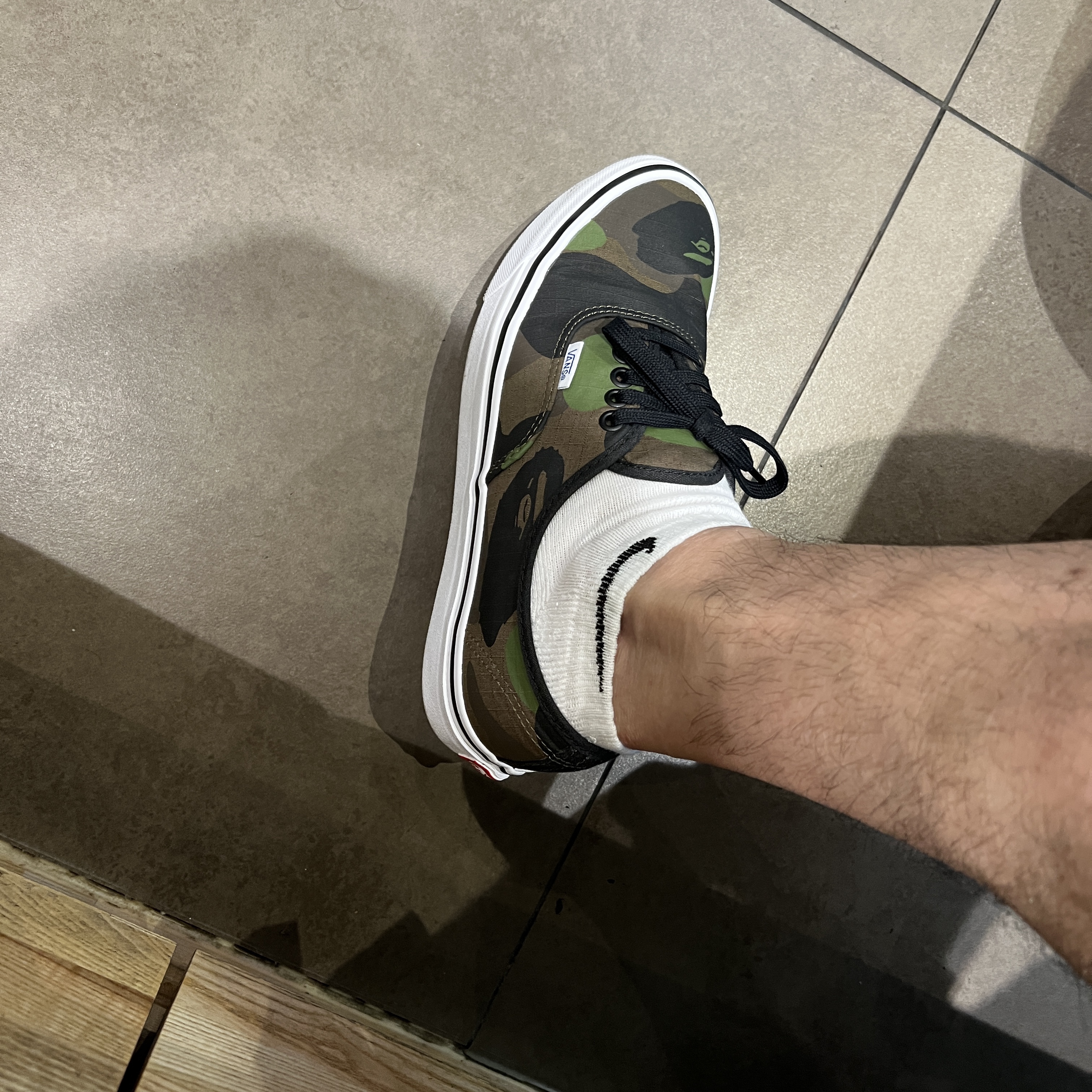 Vans x BAPE Authentic 44 DX 1st Camo Green 착용 스타일 - 1