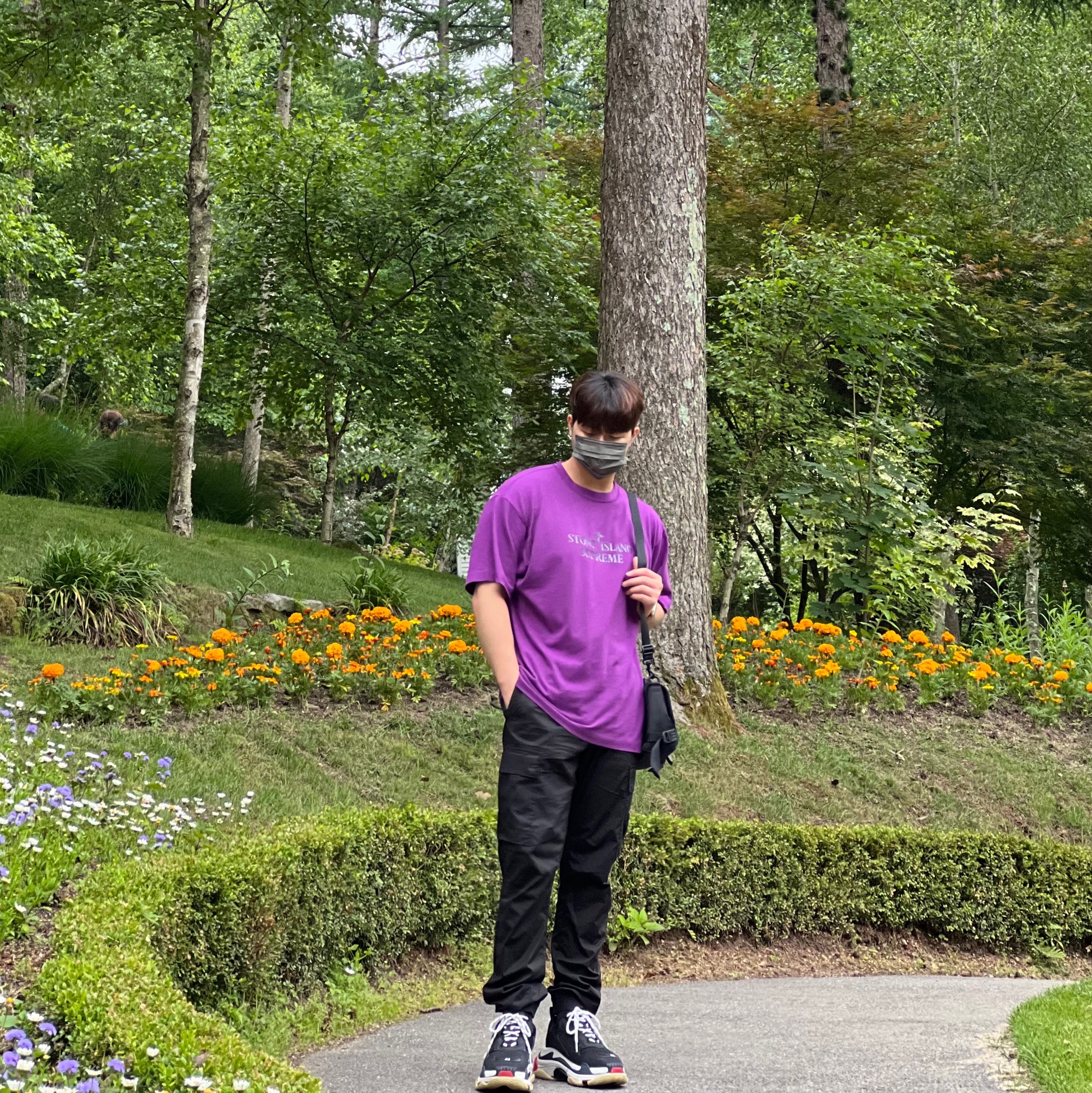 Supreme x Stone Island S/S Top Purple - 22SS, Stone Island 31303 Stretch Cotton Tela Paracadute Cargo Pants Black - 22SS 착용 스타일