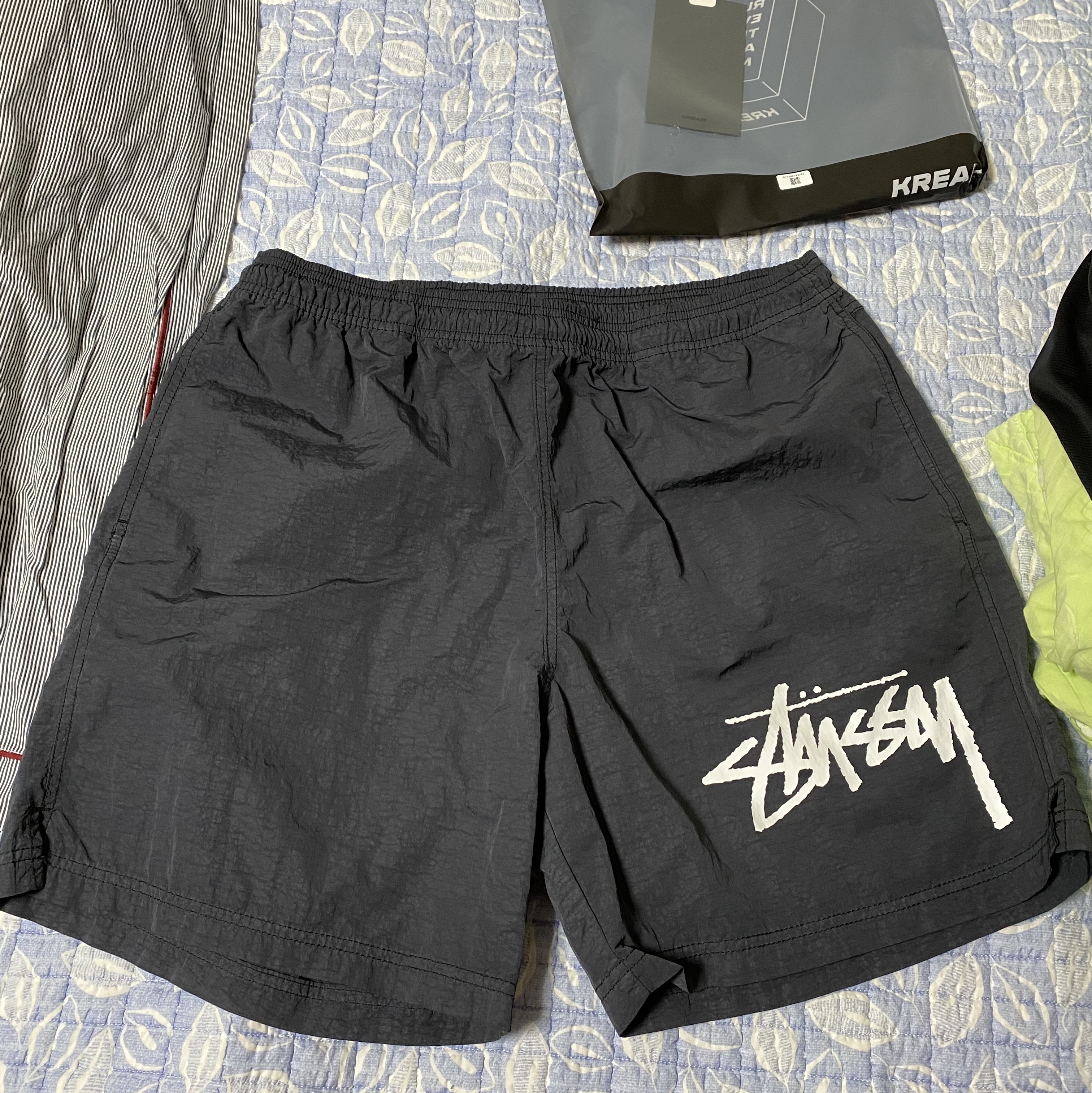 Nike x Stussy Water Shorts Off Noir 착용 스타일 - 3