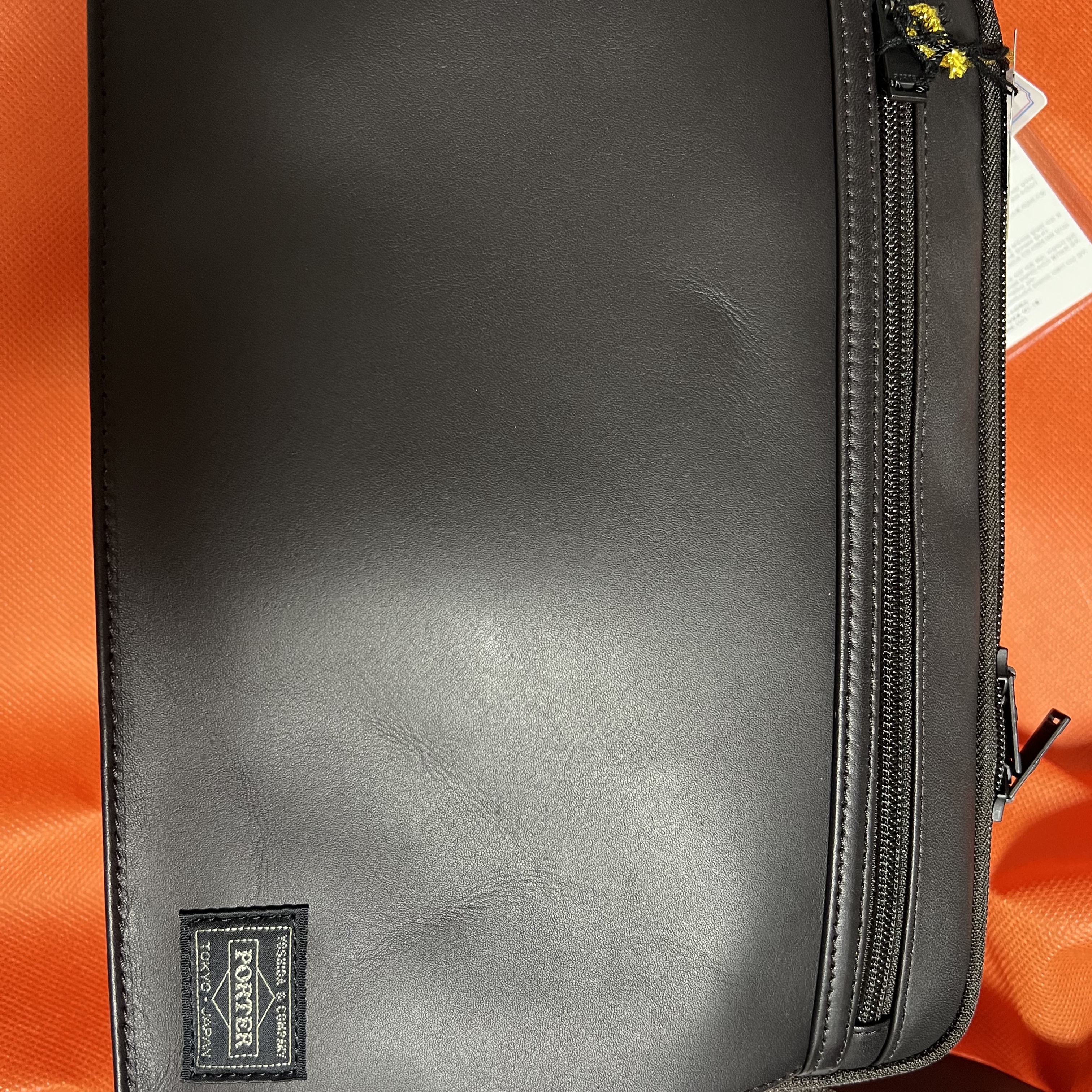 Porter Amaze Shoulder Bag L Brown 착용 스타일 - 1
