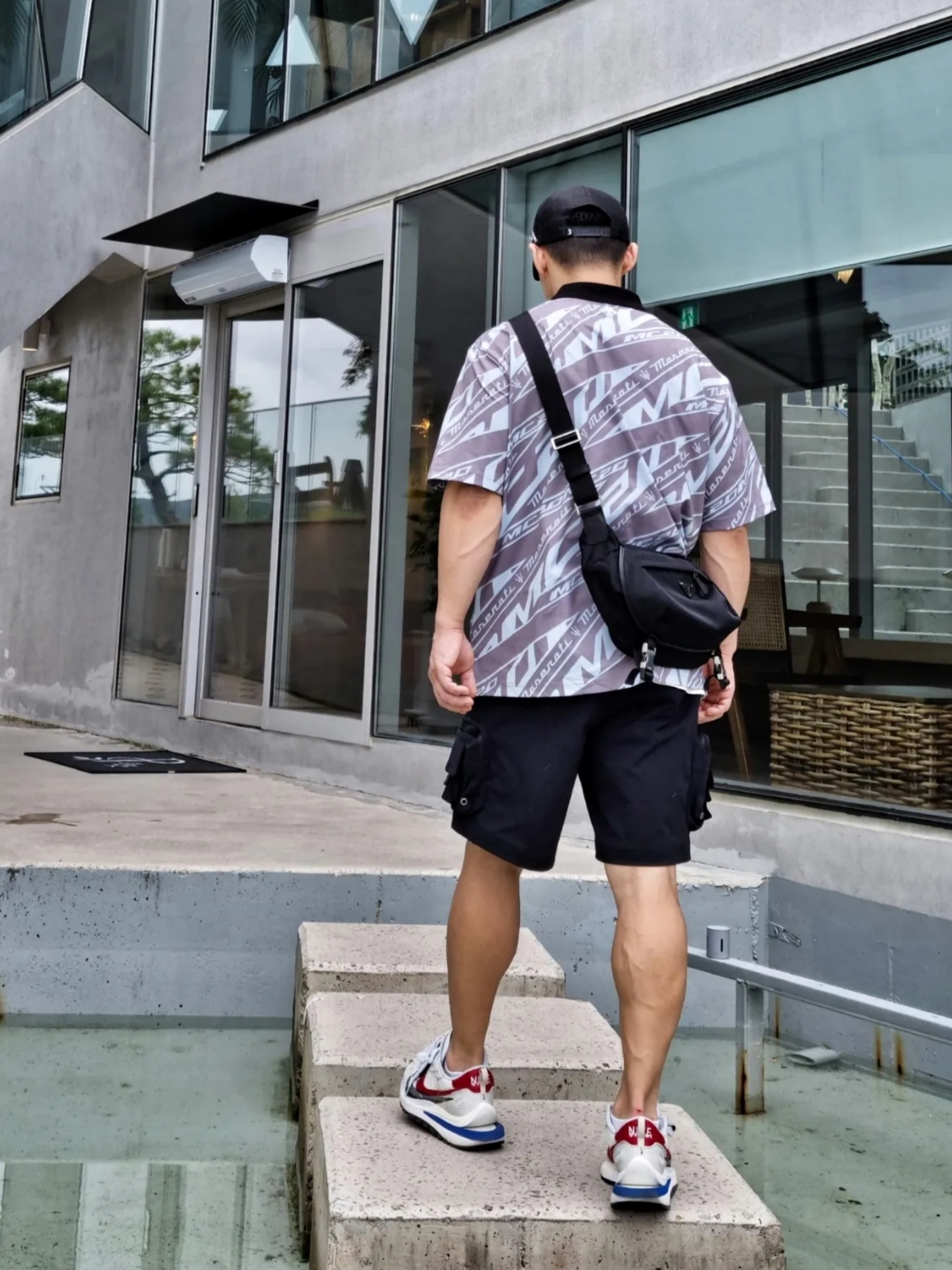 Nike ACG Cargo Shorts Black - Asia, Nike x Sacai VaporWaffle Royal Fuchsia 착용 스타일 - 3