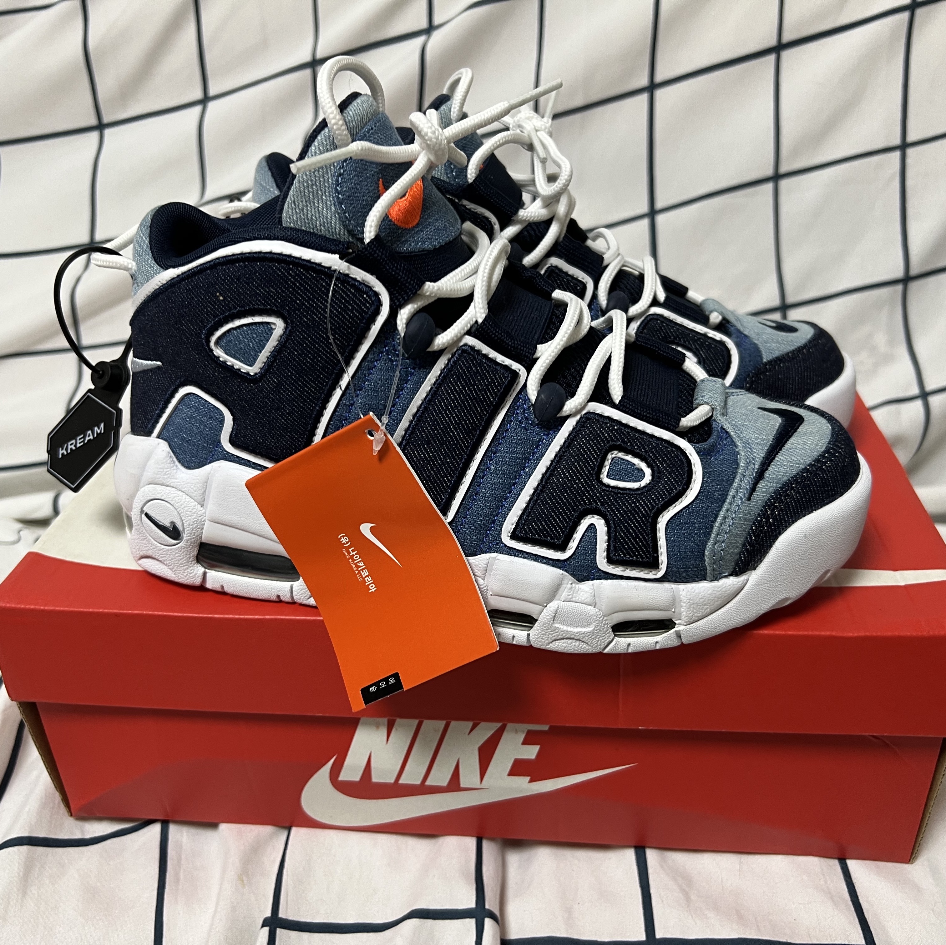 Nike Air More Uptempo 96 Denim 착용 스타일