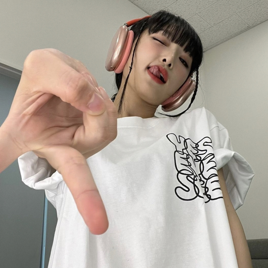 Apple AirPods Max Lightning Pink (Korean Ver.) 착용 스타일 - 4