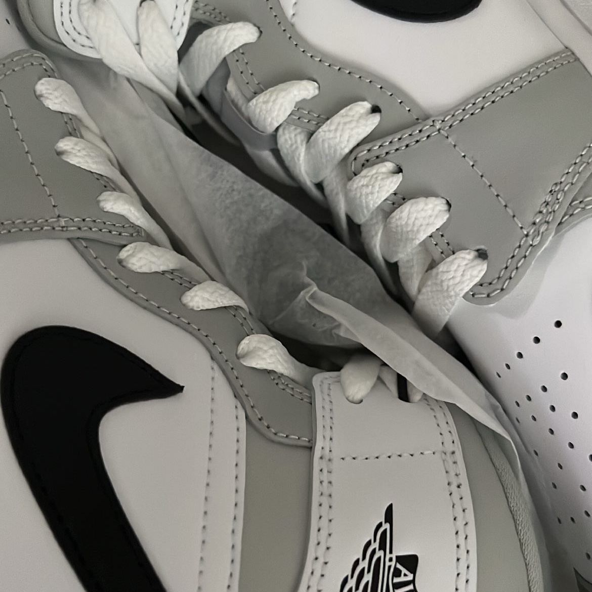 (W) Jordan 1 Mid Grey Fog 착용 스타일