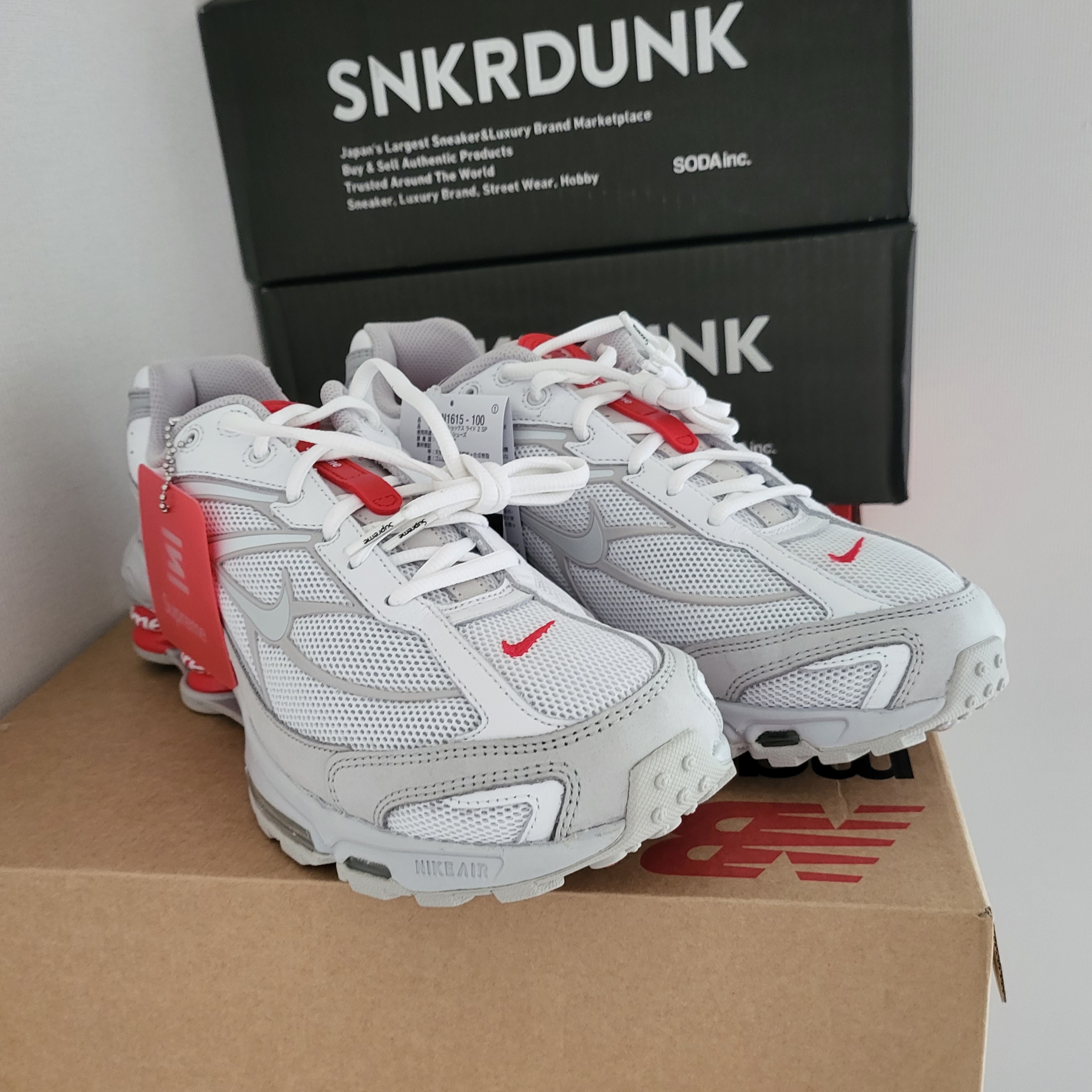 Nike x Supreme Shox Ride 2 SP White, Nike x Supreme Shox Ride 2 SP Red 착용 스타일 - 2