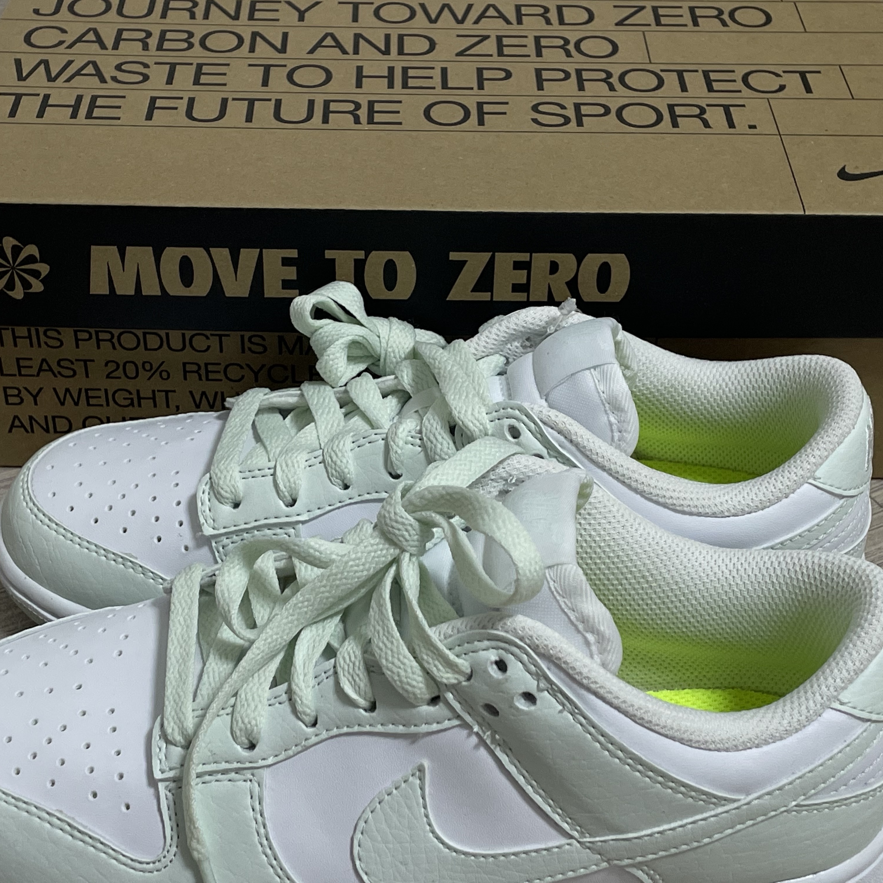 (W) Nike Dunk Low Next Nature Barely Green and White 착용 스타일