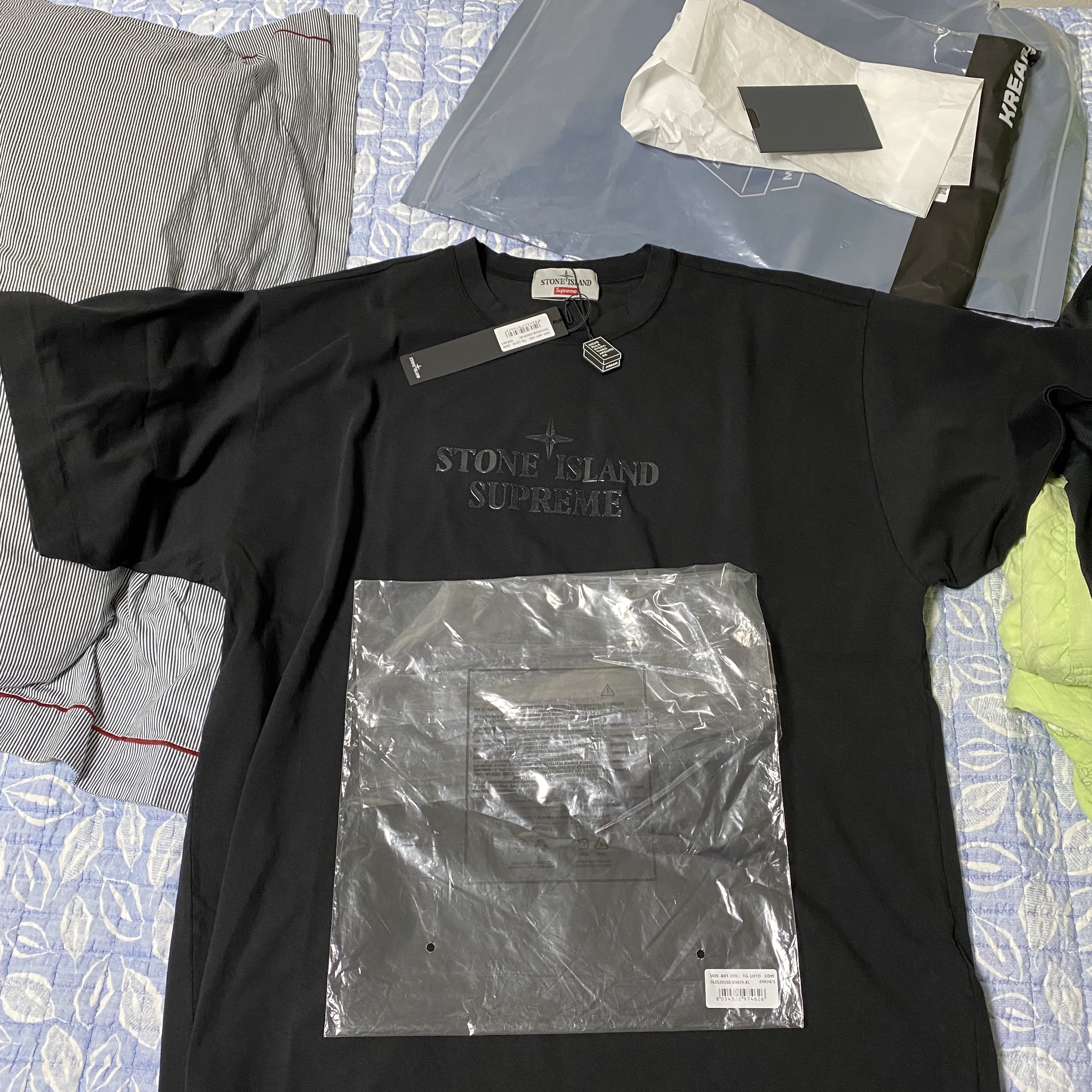 Supreme x Stone Island S/S Top Black - 22SS 착용 스타일 - 2