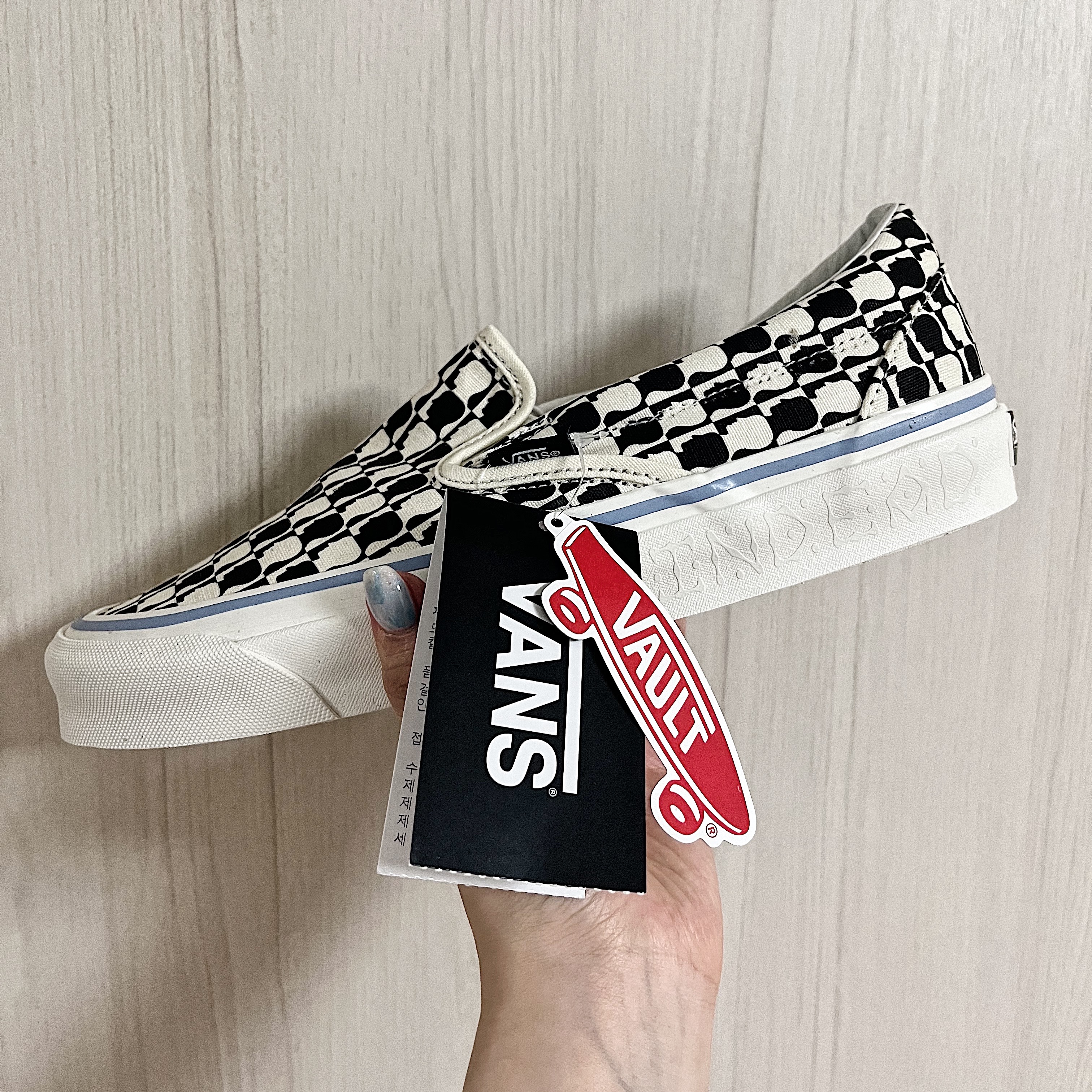 Vans Vault x Brain Dead OG Slip-On LX Black White 착용 스타일