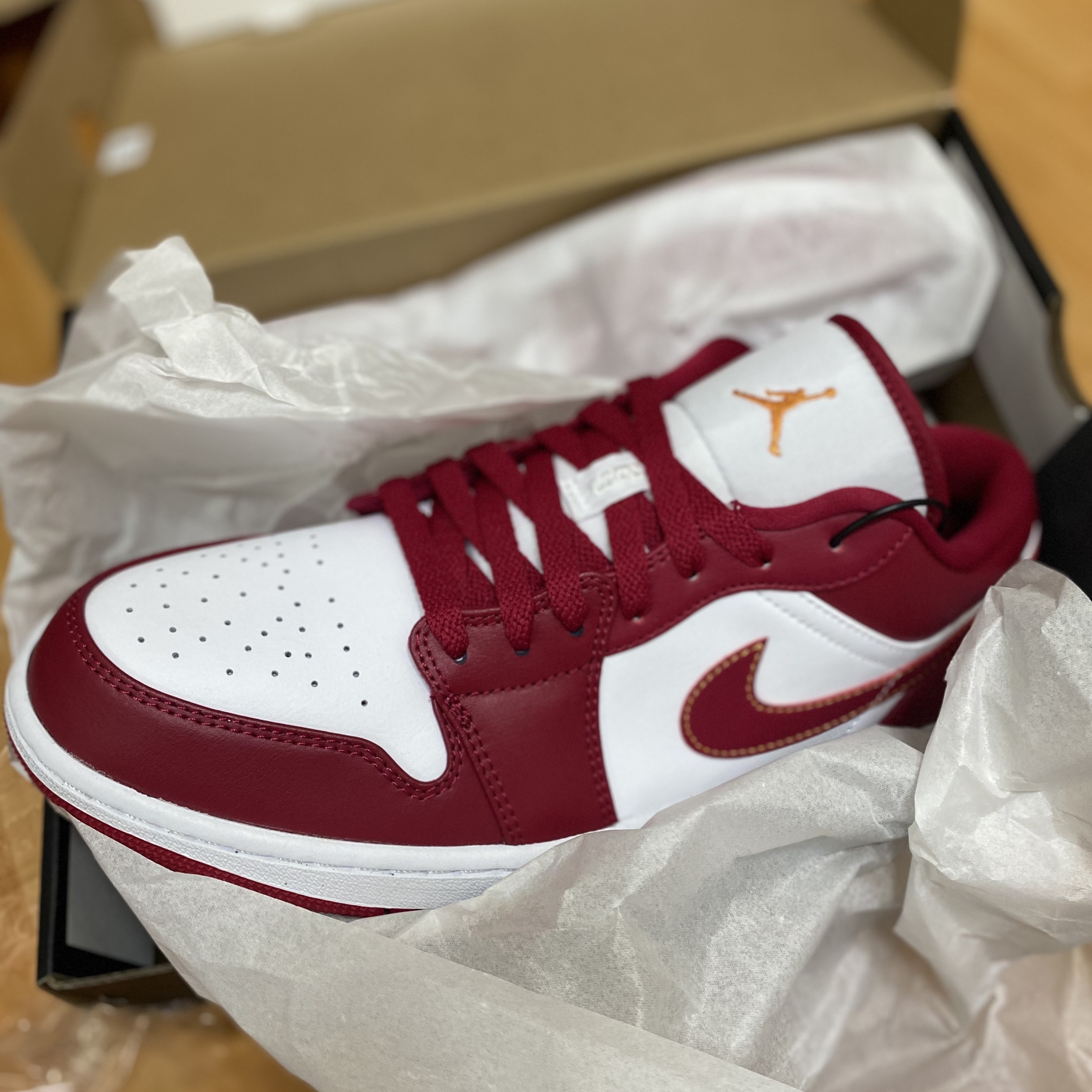 Jordan 1 Low Cardinal Red 착용 스타일