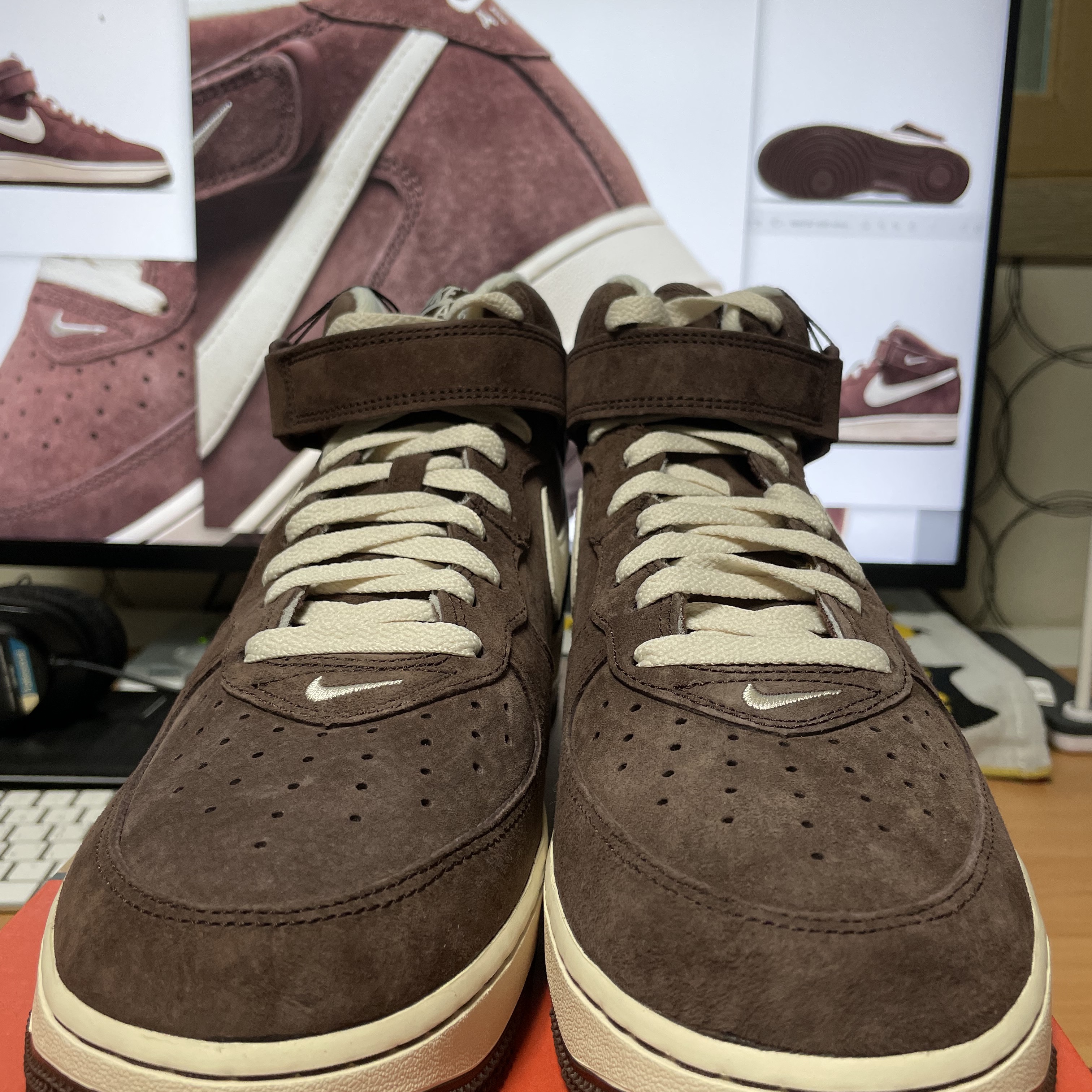 Nike Air Force 1 Mid '07 QS Chocolate 착용 스타일 - 1