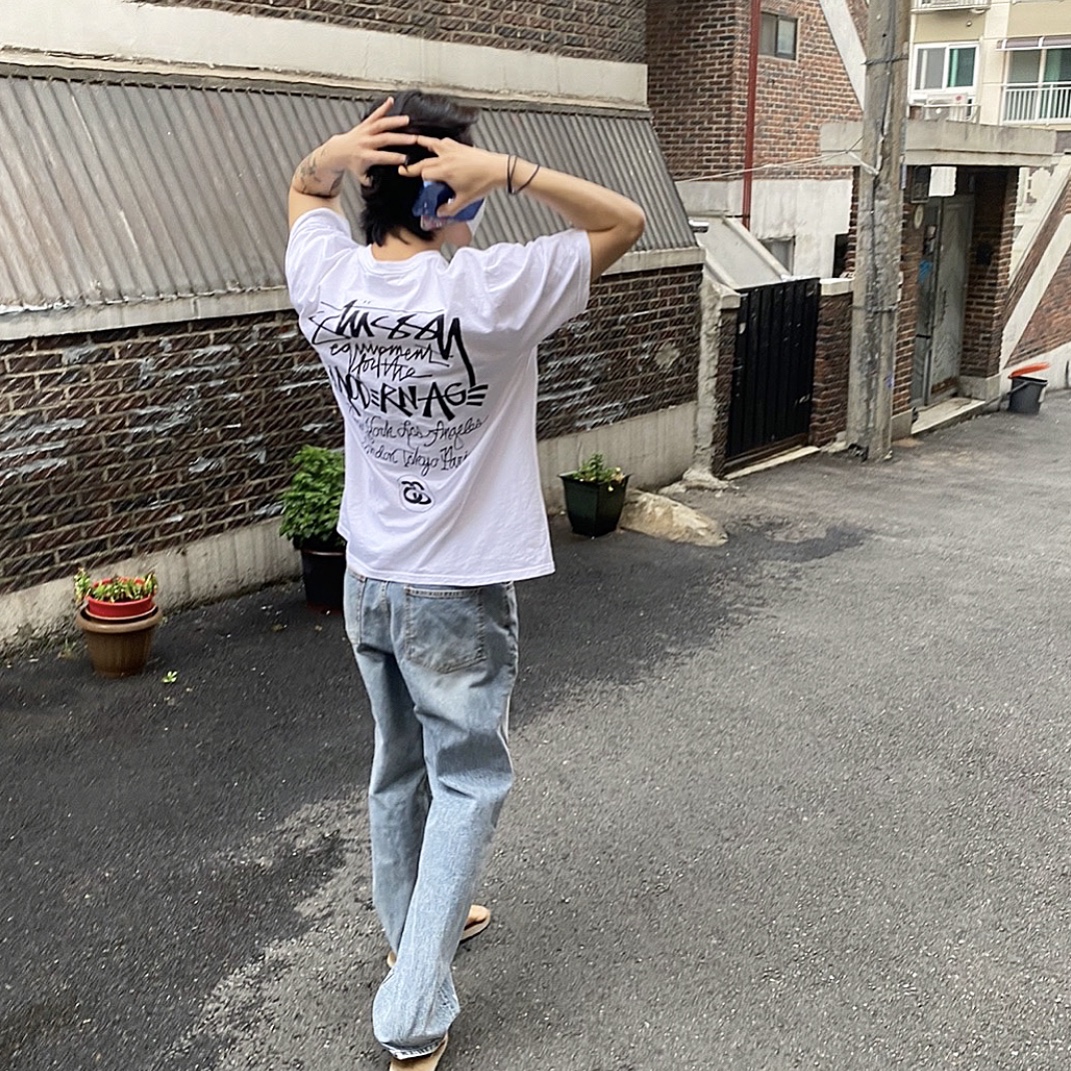 Stussy Modern Age T-Shirt White 착용 스타일 - 1