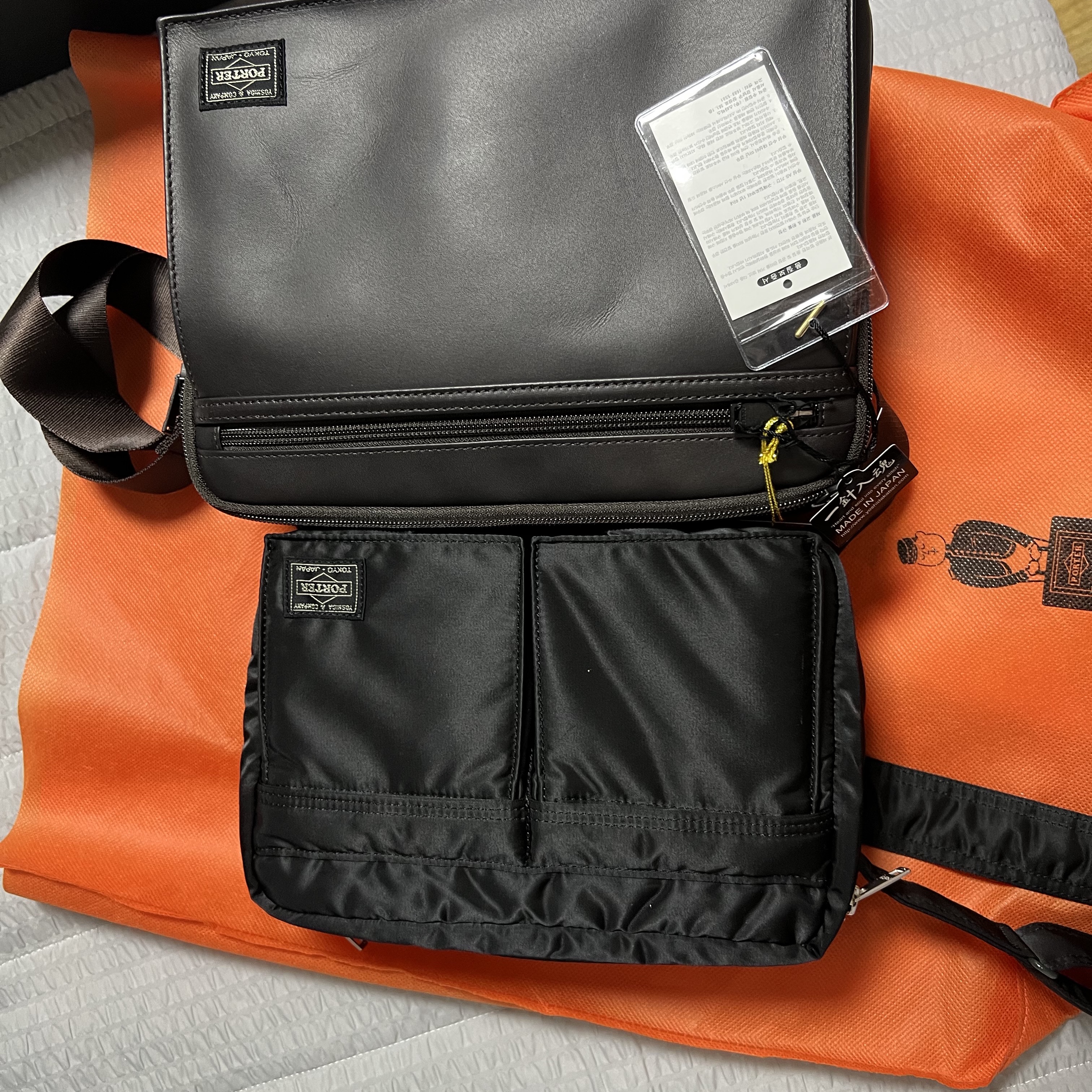 Porter Amaze Shoulder Bag L Brown 착용 스타일 - 3