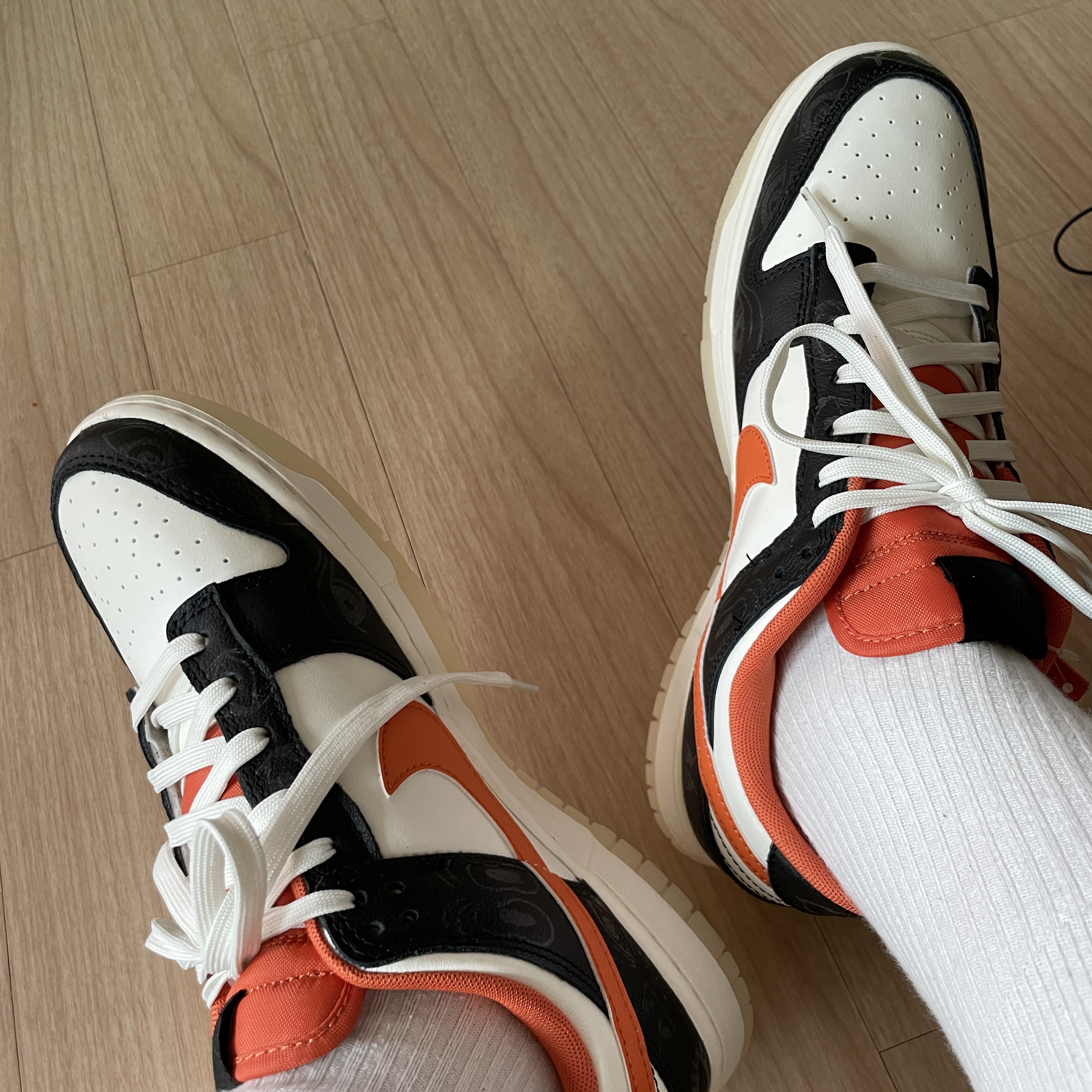 Nike Dunk Low Retro PRM Halloween 착용 스타일 - 2