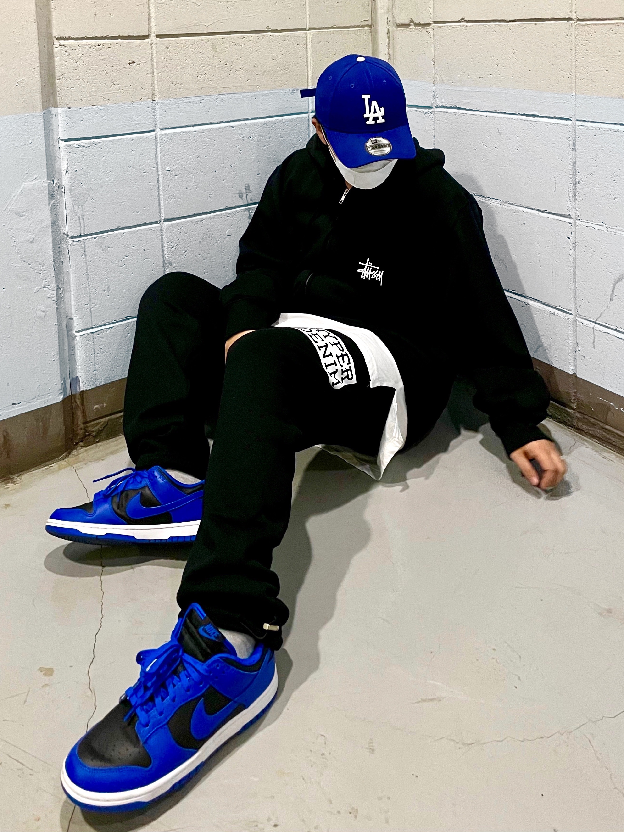 Nike Dunk Low Retro Hyper Cobalt, Stussy Basic Stussy Zip Hoodie Black 2022 착용 스타일