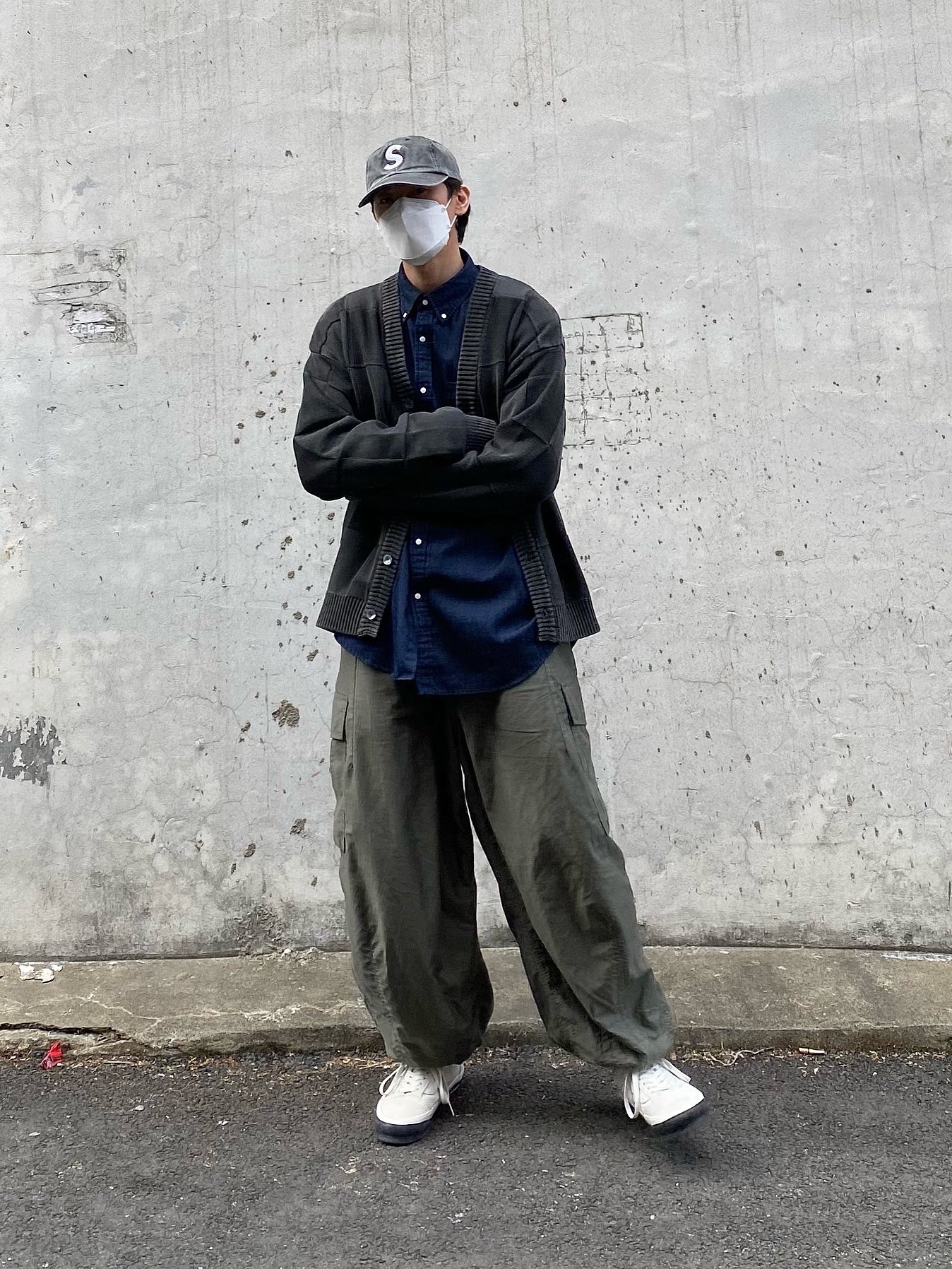 Vans Vault x WTAPS Old Skool LX White Black, Supreme Pigment Print S Logo 6-Panel Black - 20SS 착용 스타일 - 2